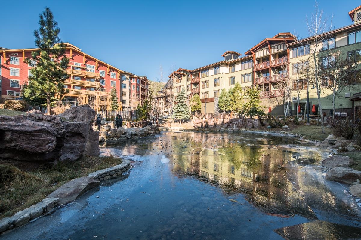 100 Canyon Blvd #3128