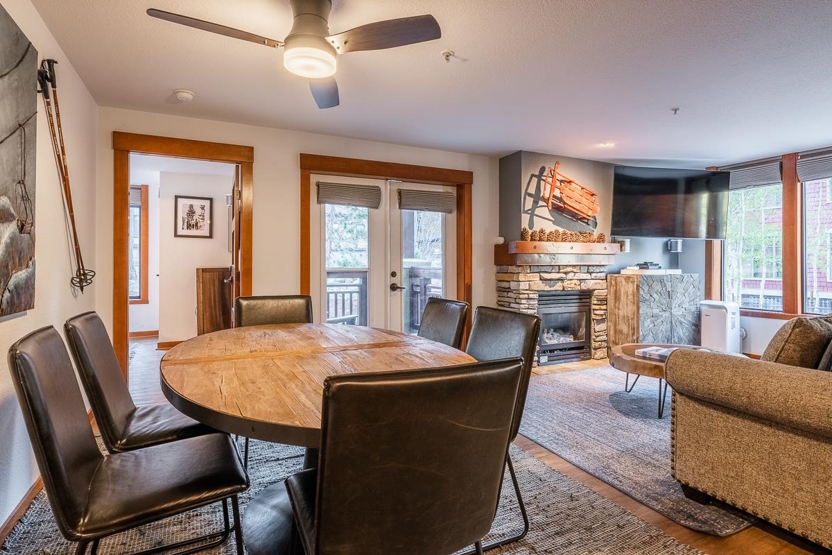 100 Canyon Blvd #3128