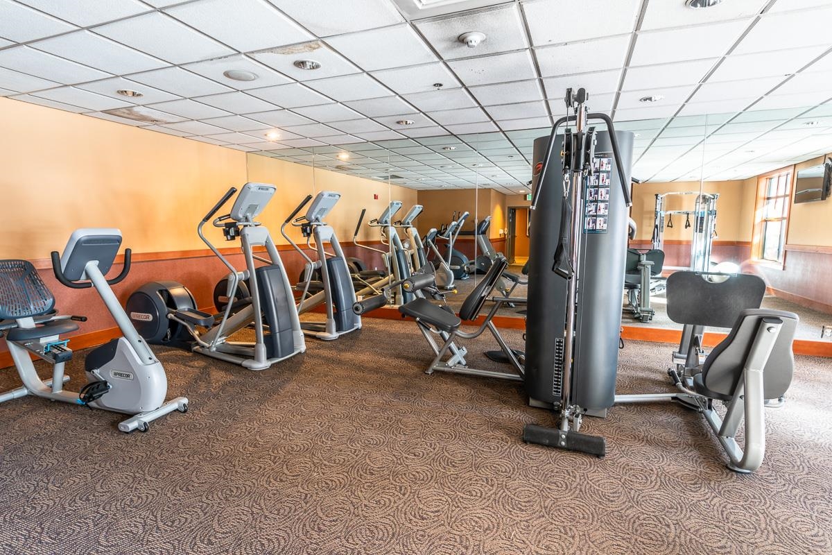 100 Canyon Blvd #3128