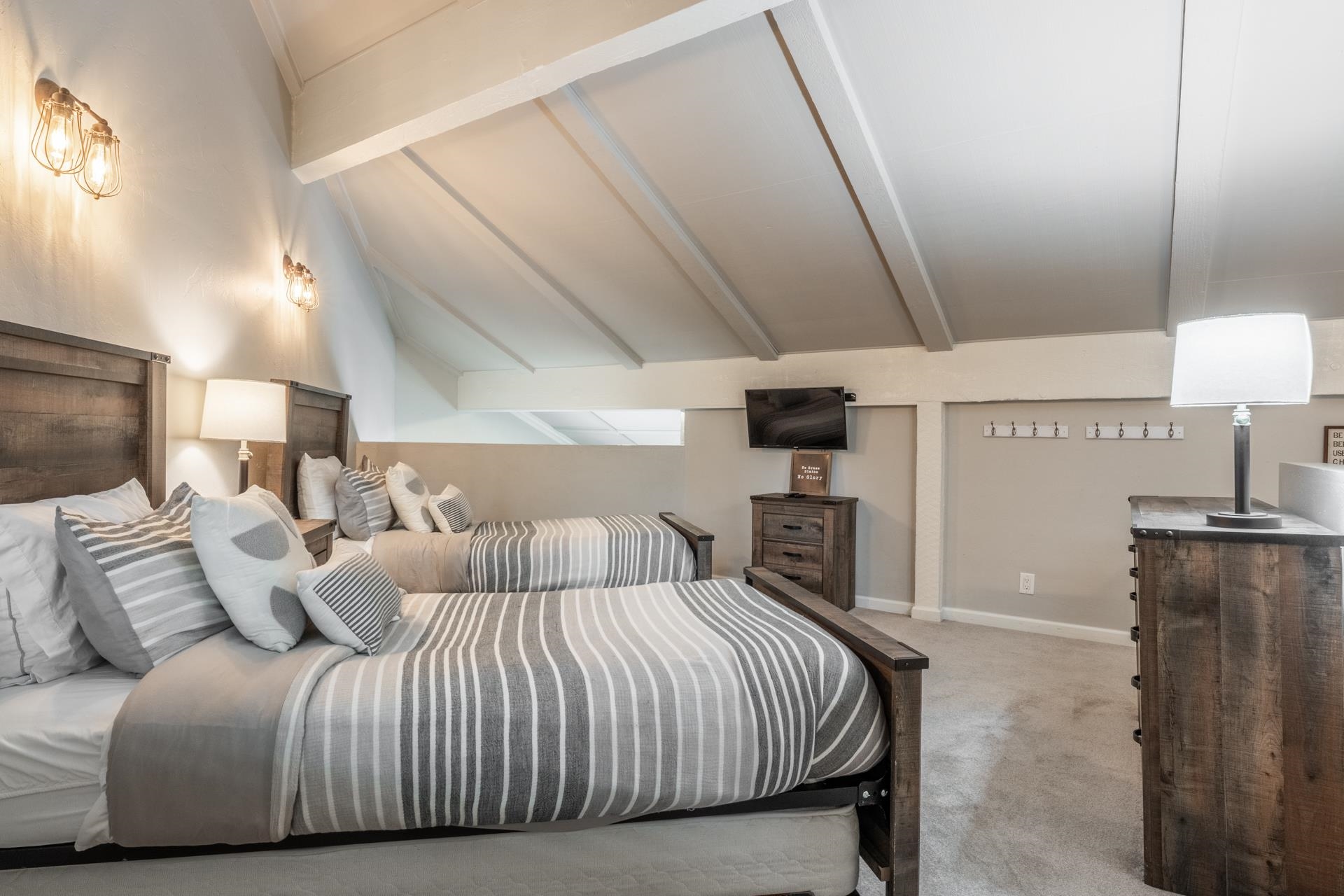 362 Old Mammoth Rd. #4