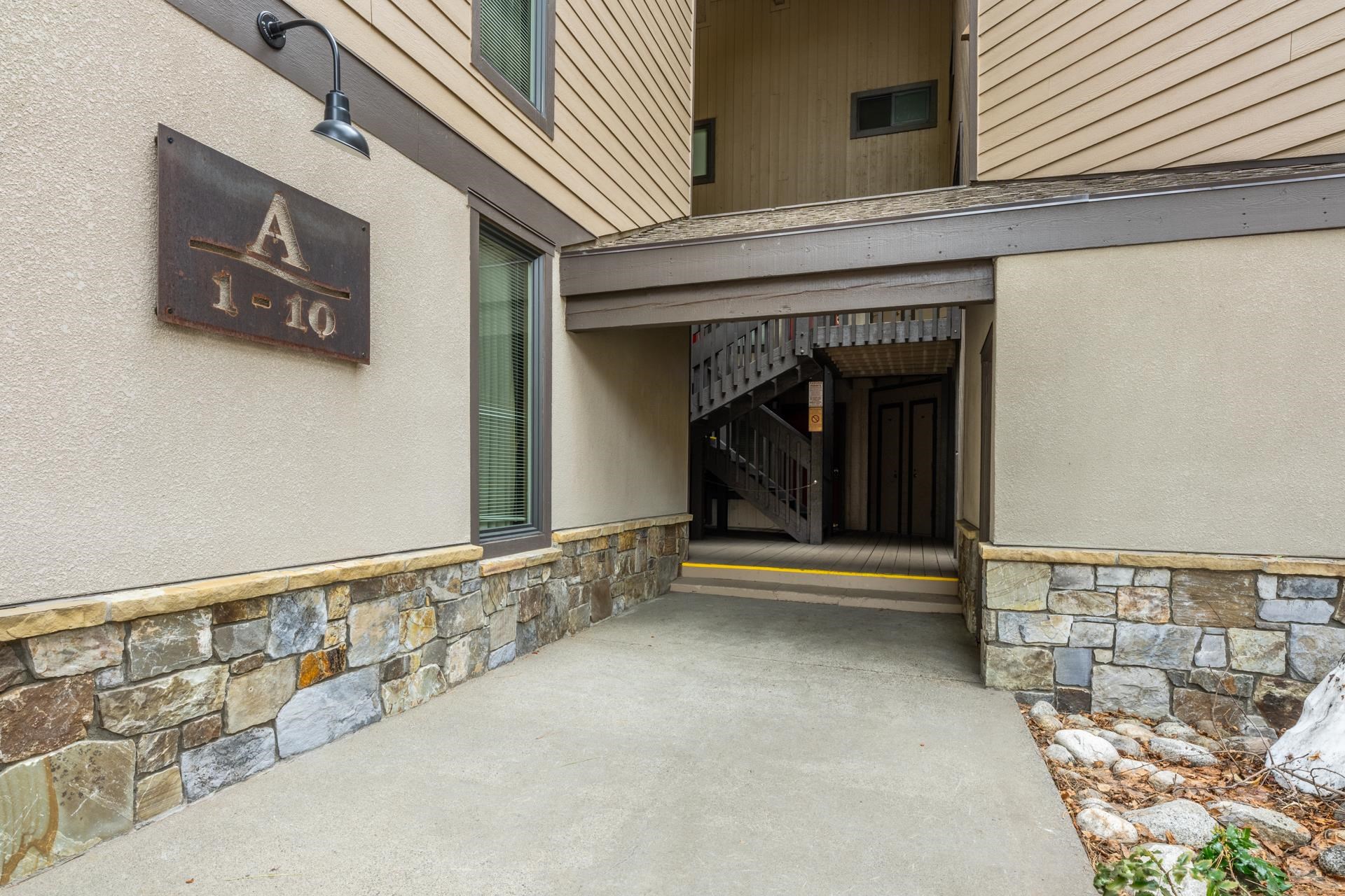 362 Old Mammoth Rd. #4