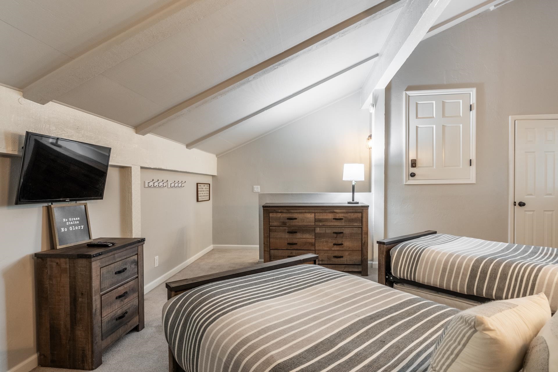 362 Old Mammoth Rd. #4