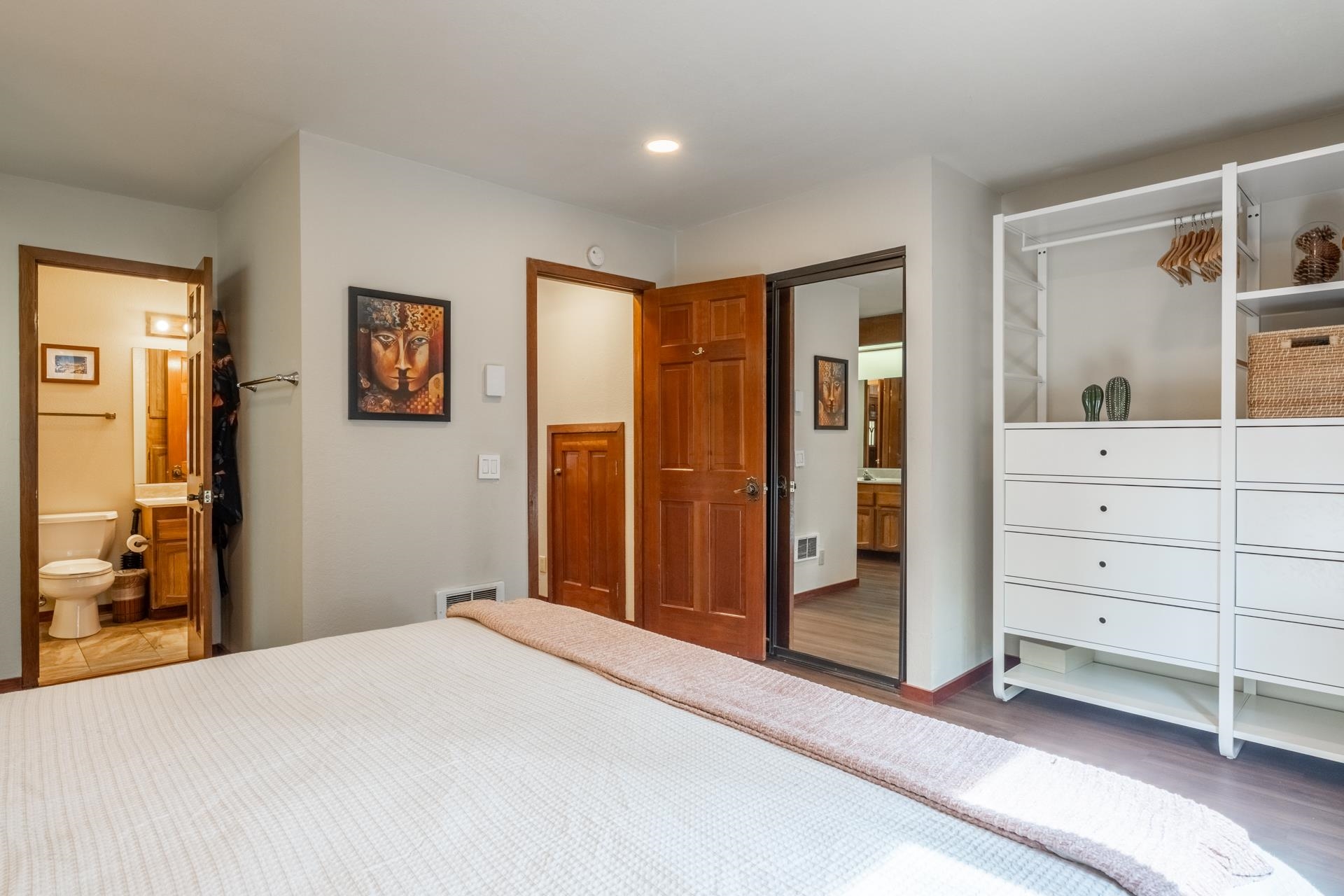 3005 Meridian Blvd #8