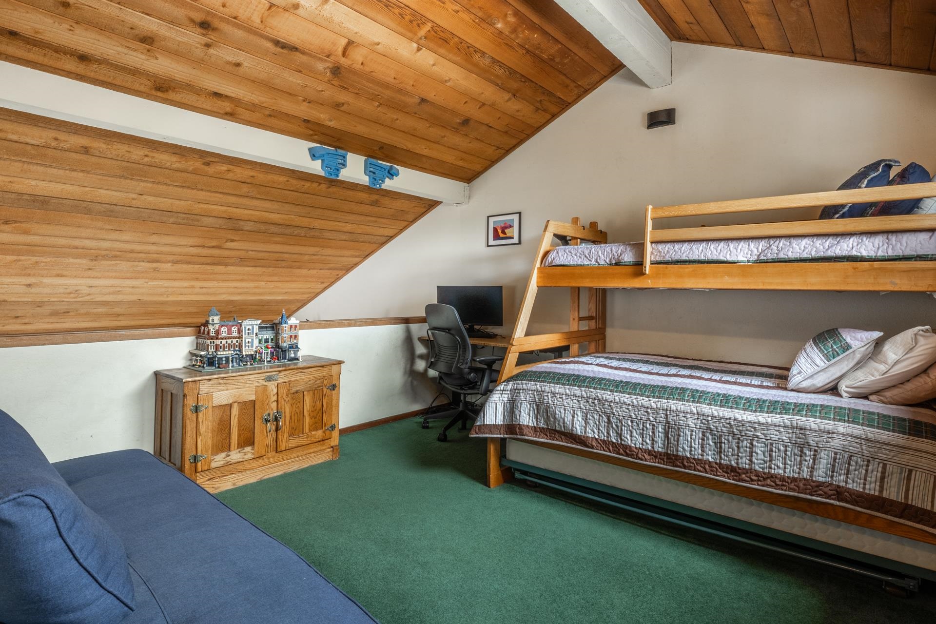 3005 Meridian Blvd #8