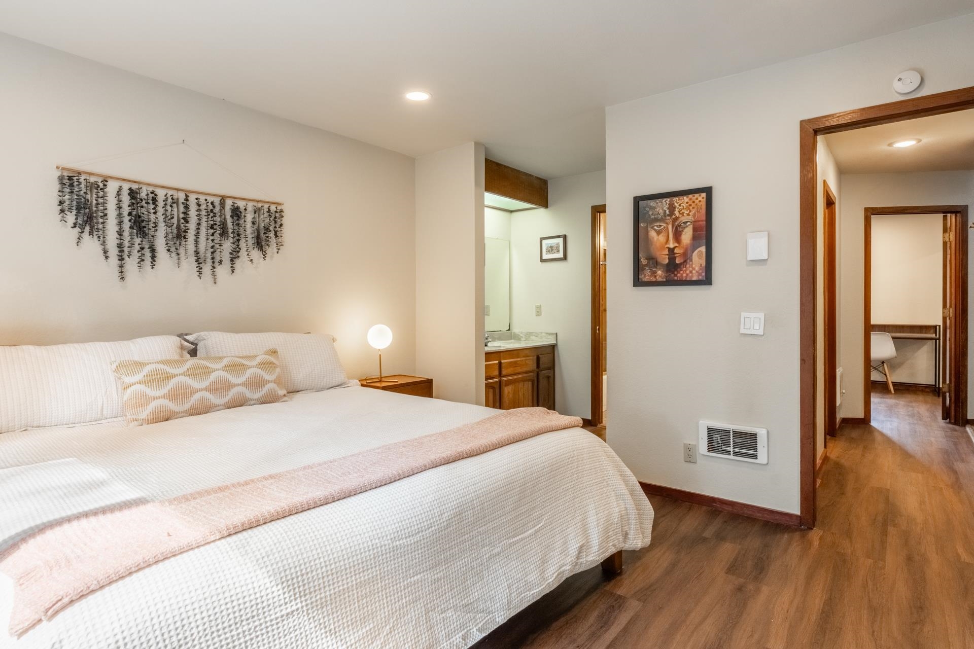 3005 Meridian Blvd #8