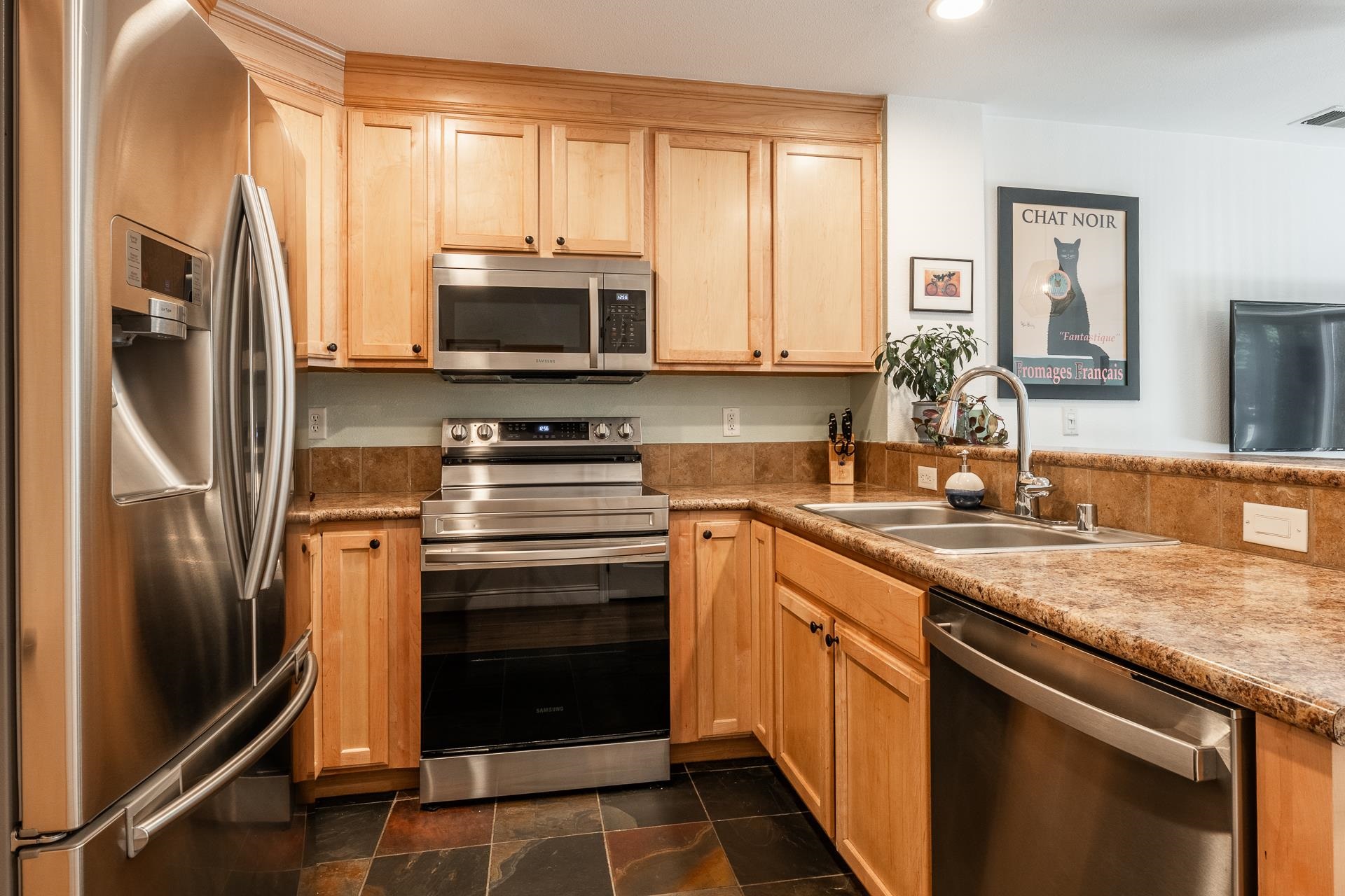 61 Callahan Way D-1 Unit: Door D-1