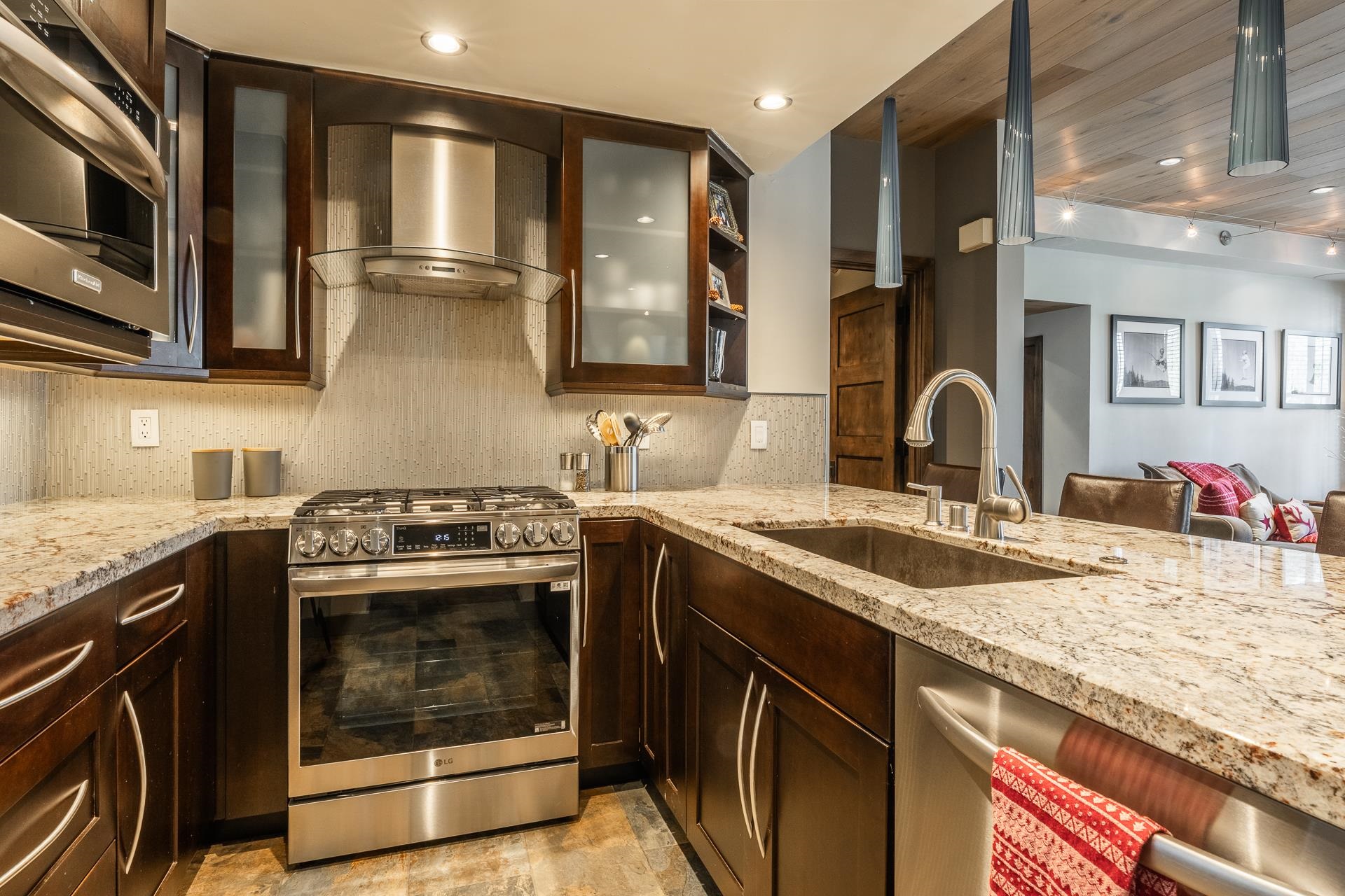 877 Par Court Unit: 877