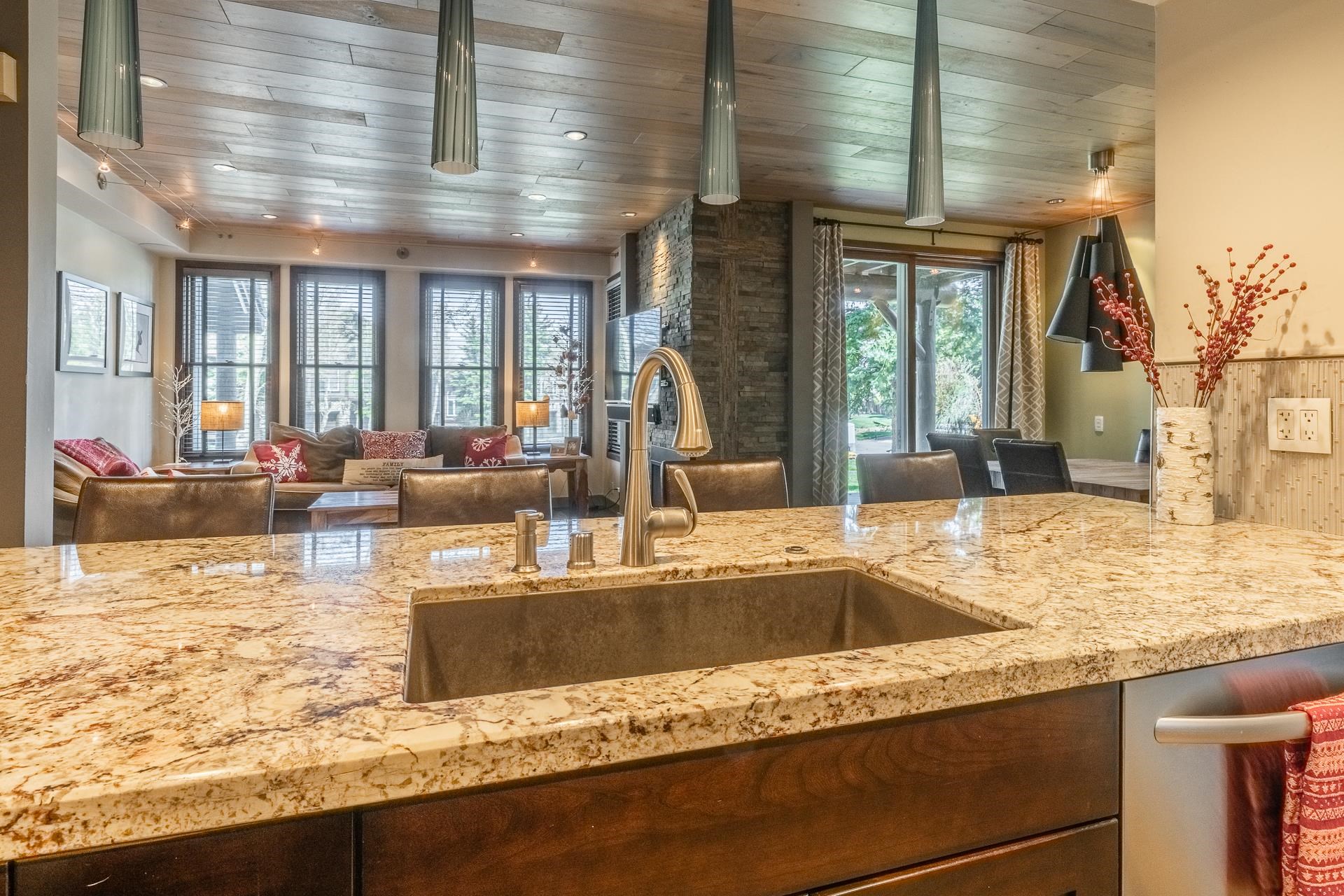 877 Par Court Unit: 877