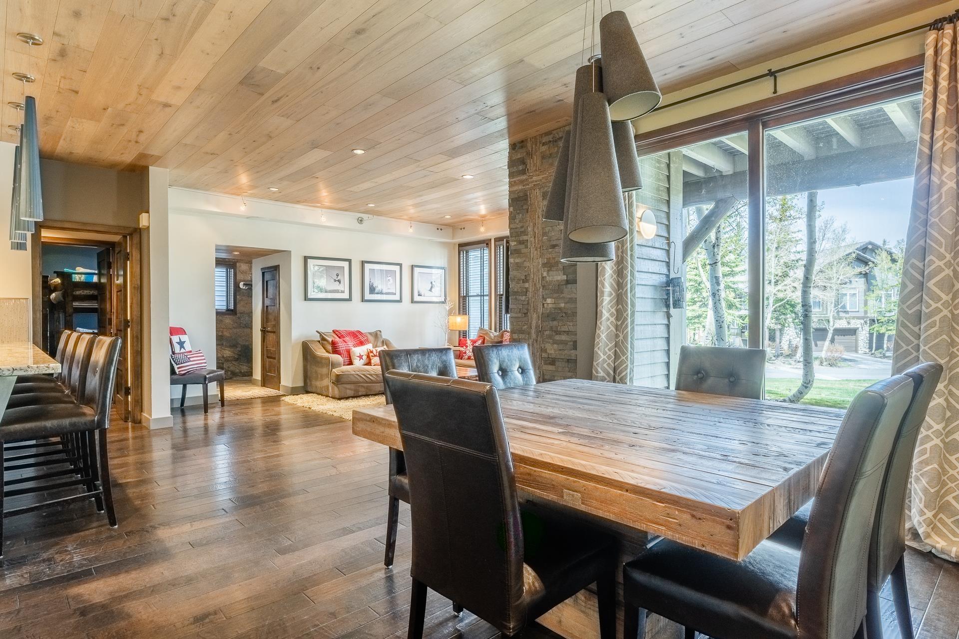 877 Par Court Unit: 877