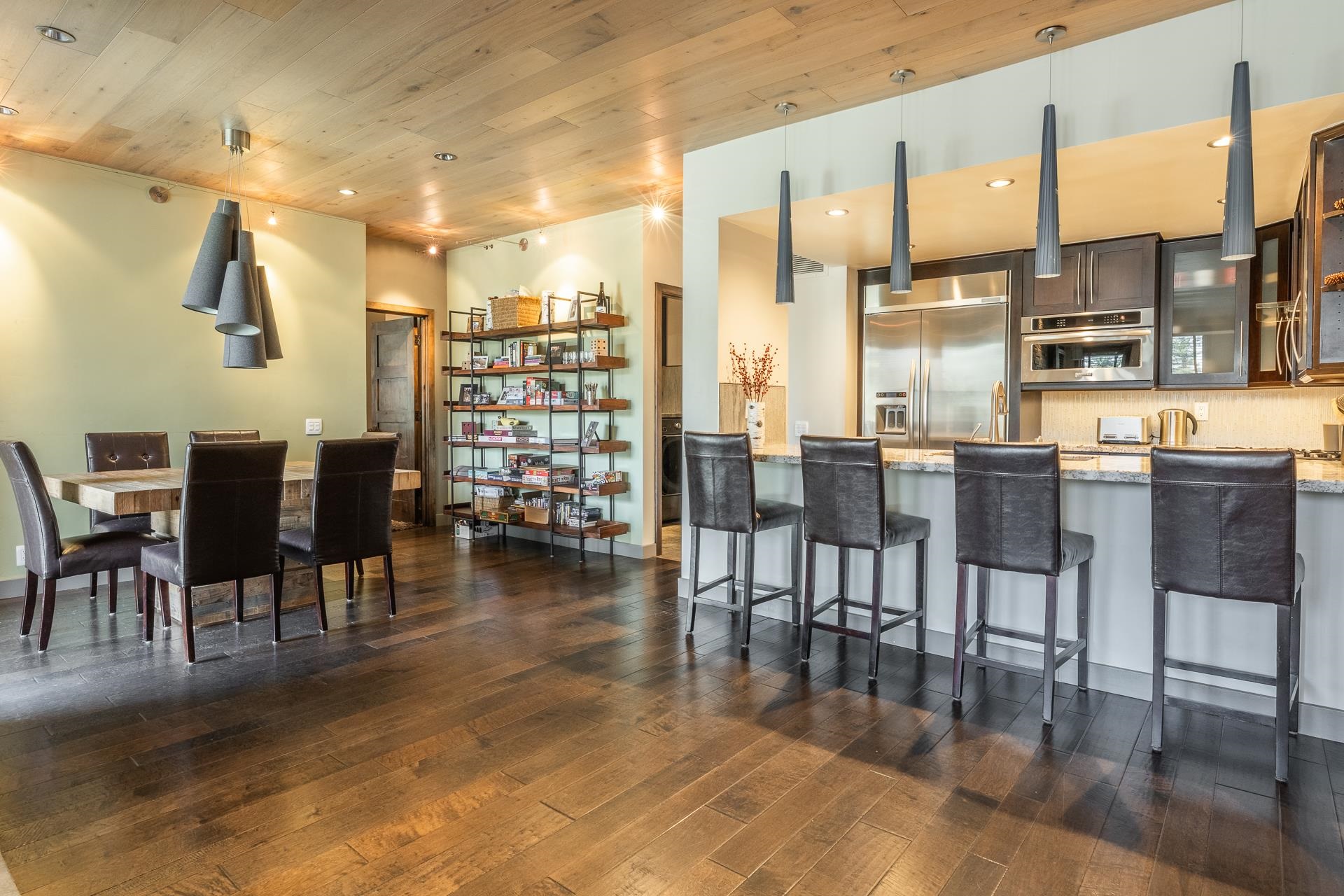 877 Par Court Unit: 877