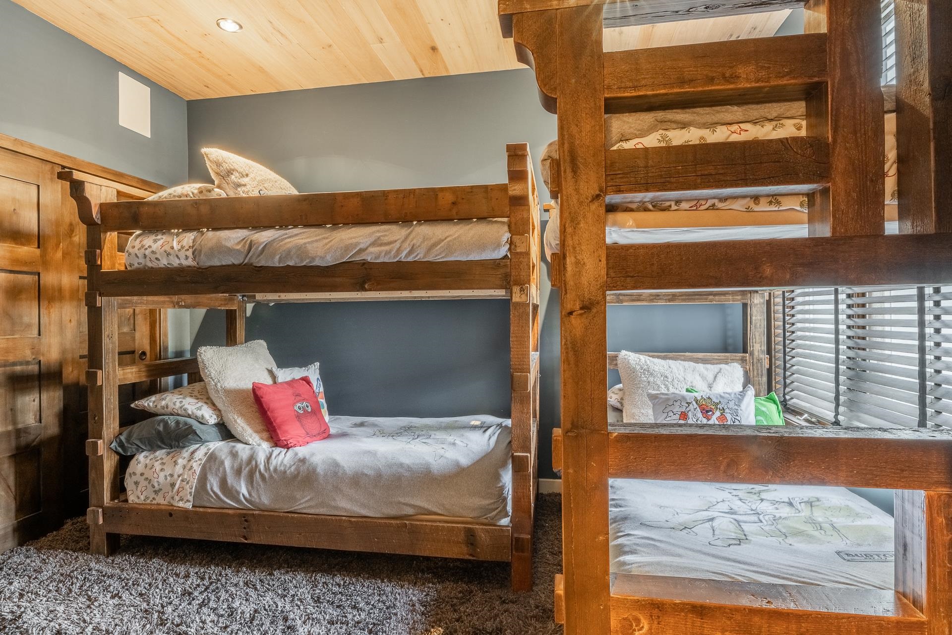 877 Par Court Unit: 877