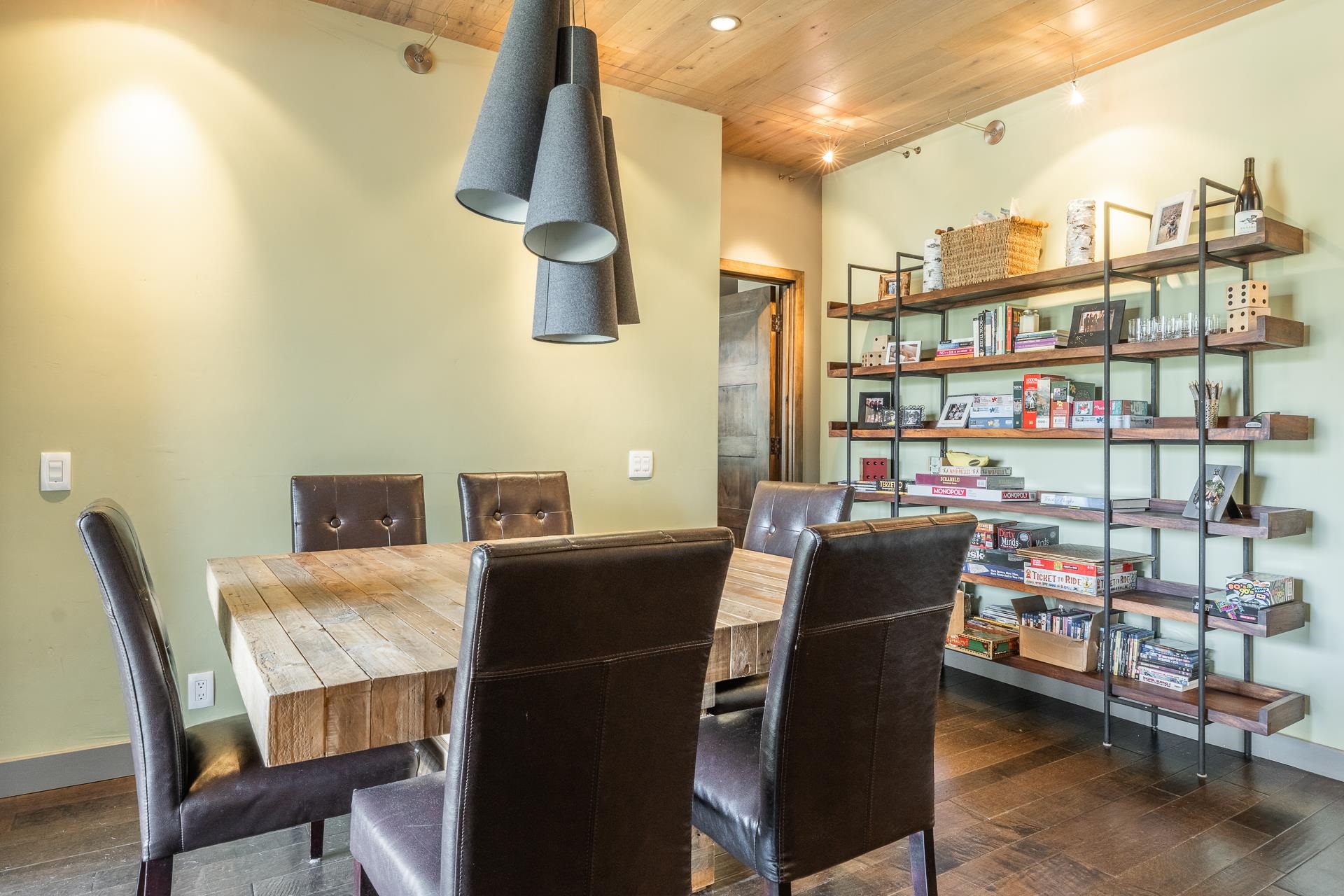 877 Par Court Unit: 877