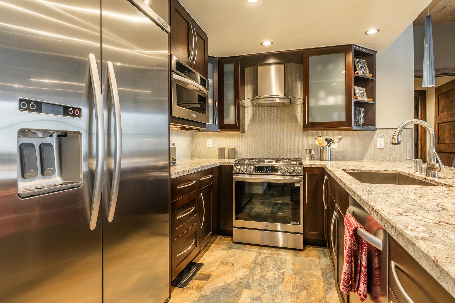 877 Par Court Unit: 877