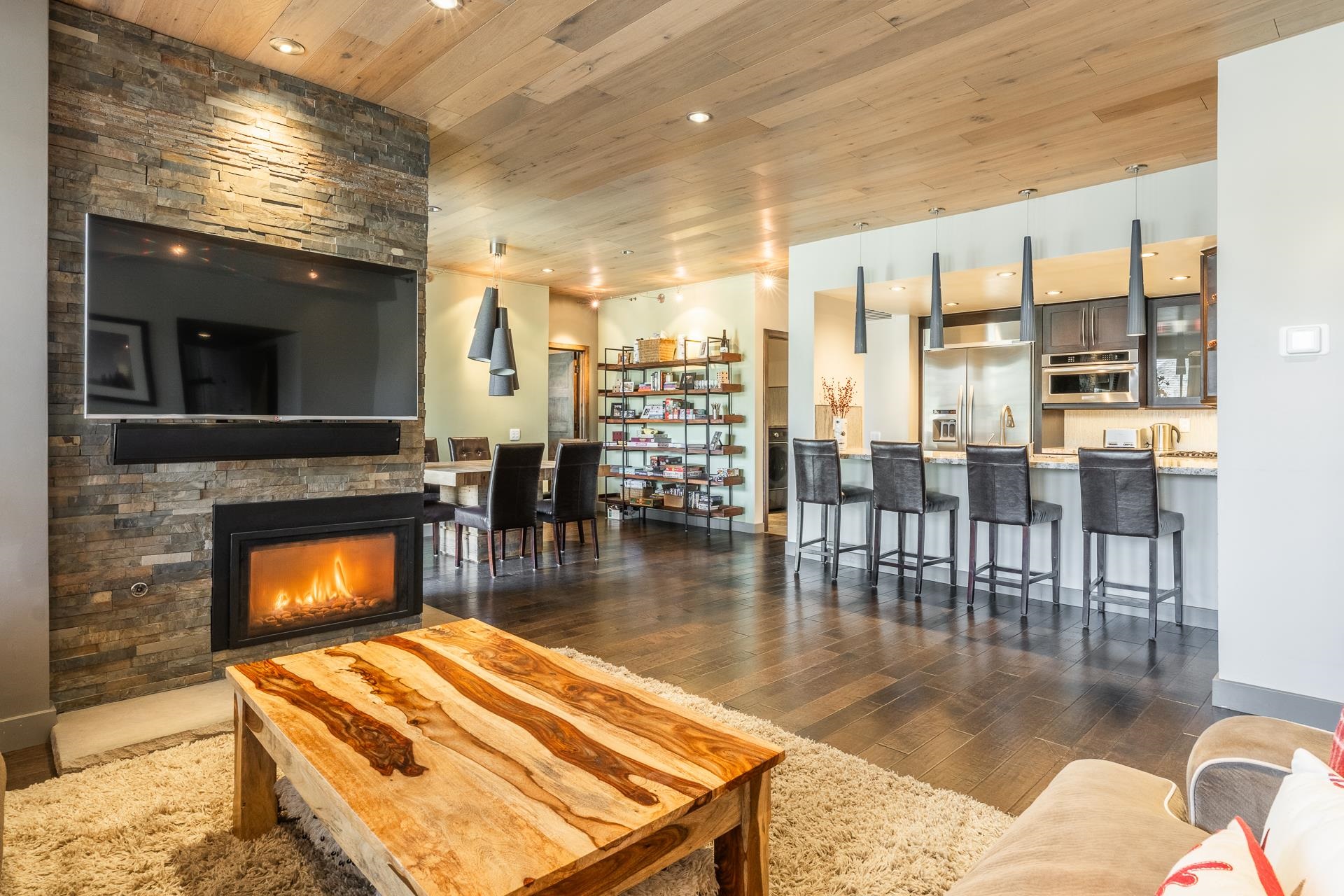 877 Par Court Unit: 877