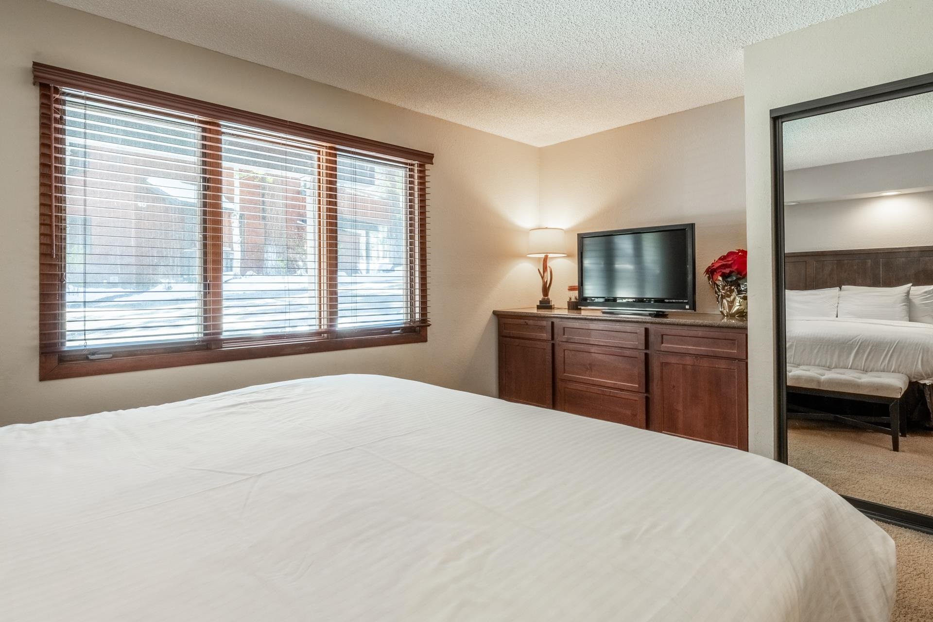 3005 Meridian #12 Boulevard Unit: 12