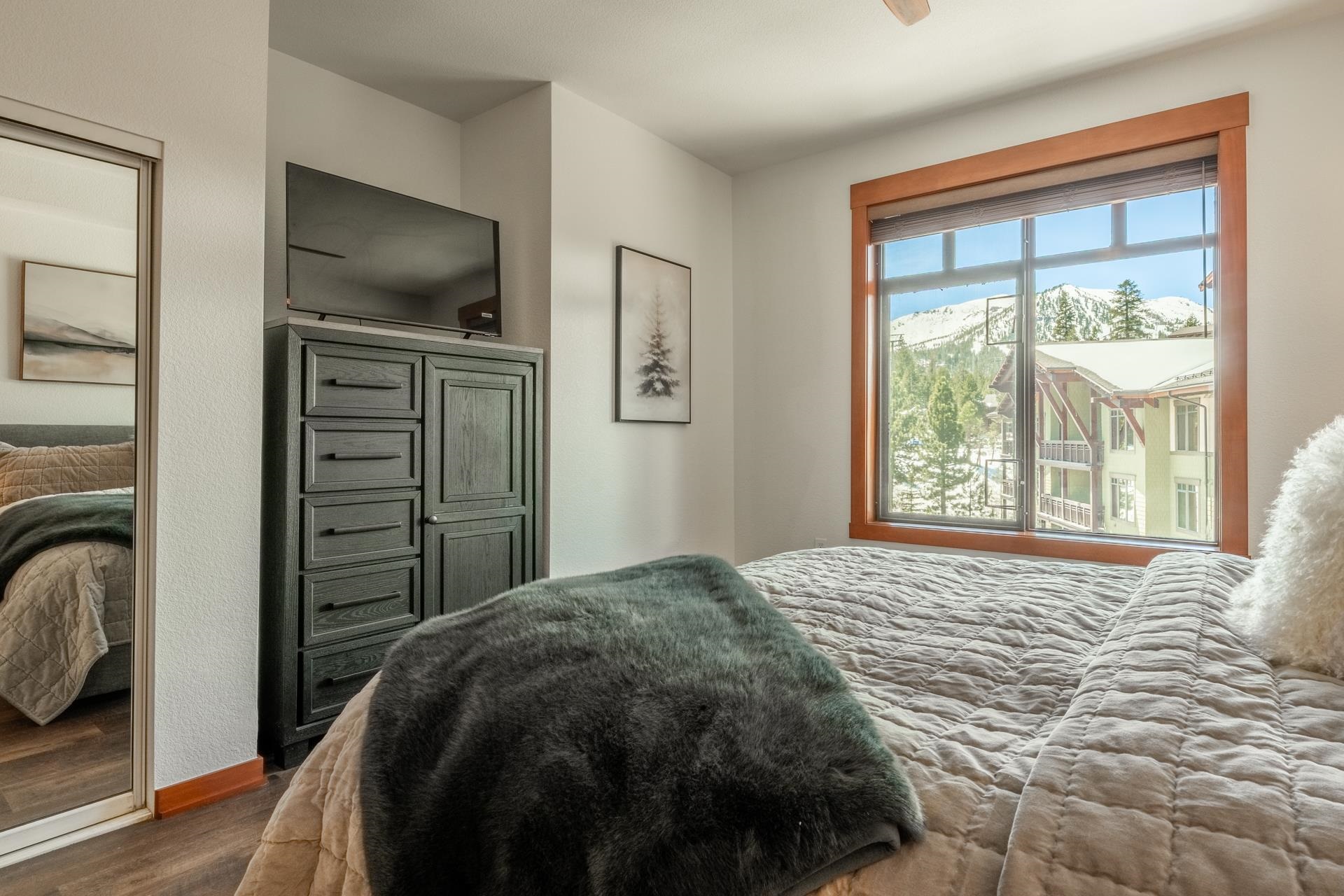 6201 Minaret Rd #2430