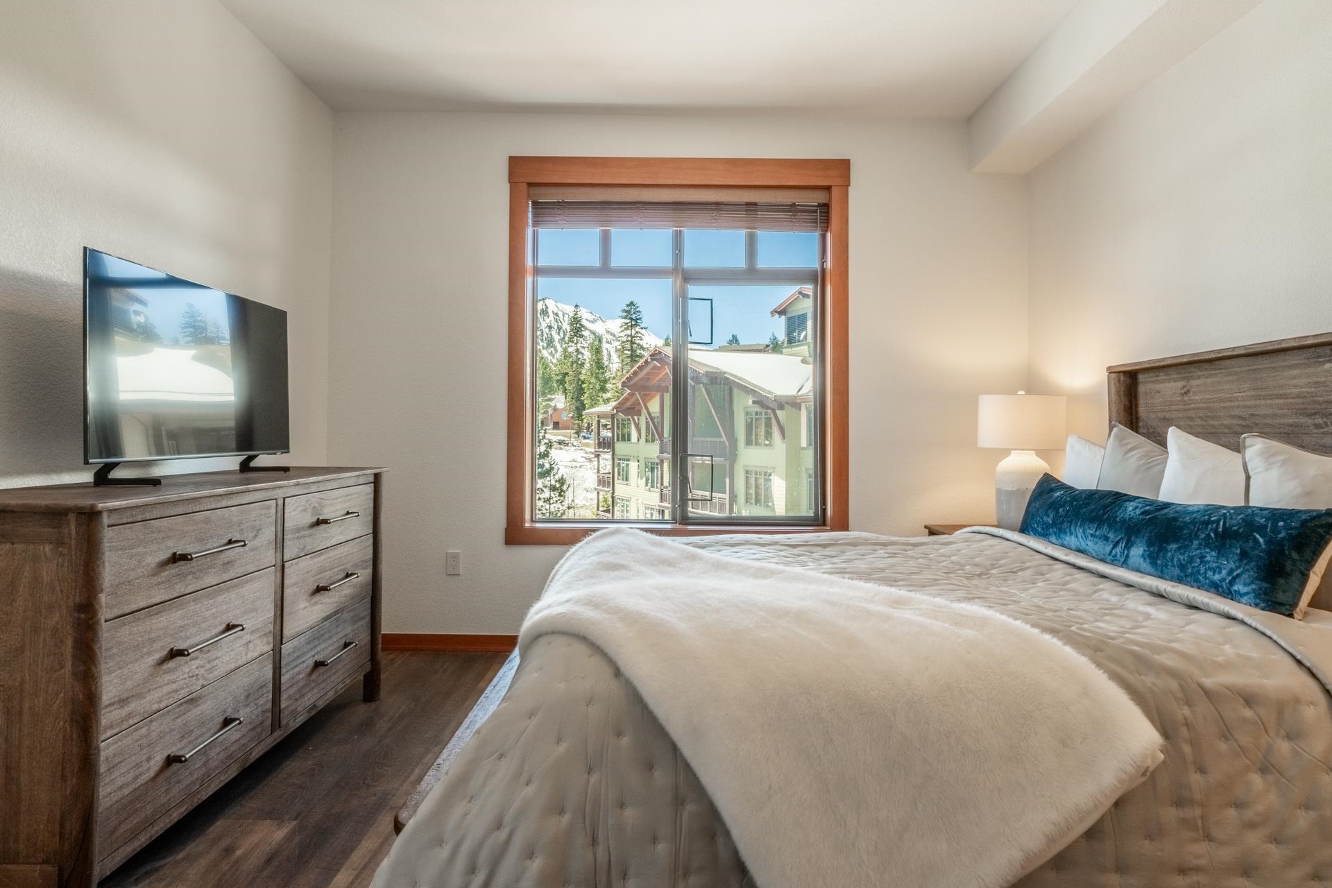 6201 Minaret Rd #2430