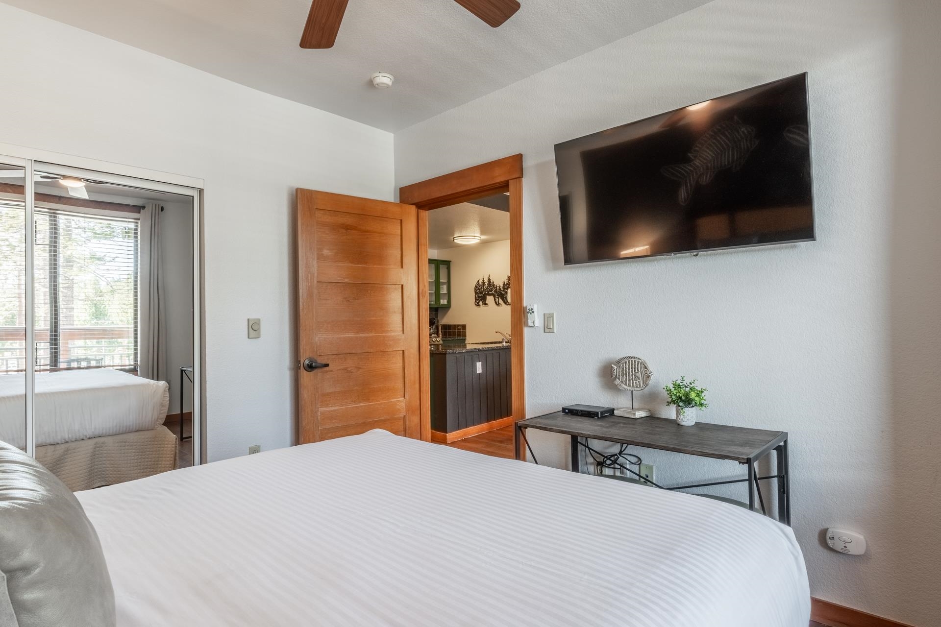 6201 Minaret Road Unit: 2221