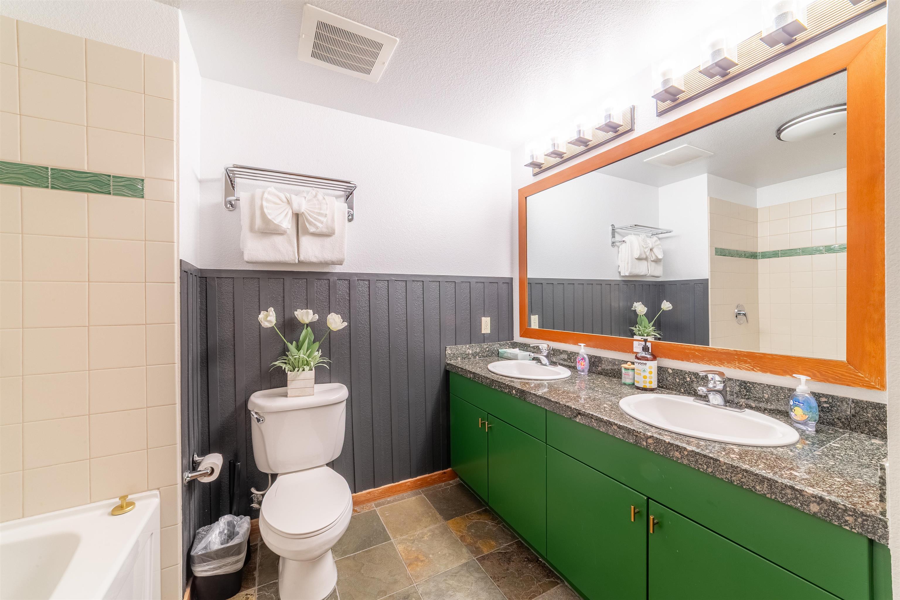 6201 Minaret Road Unit: 2221