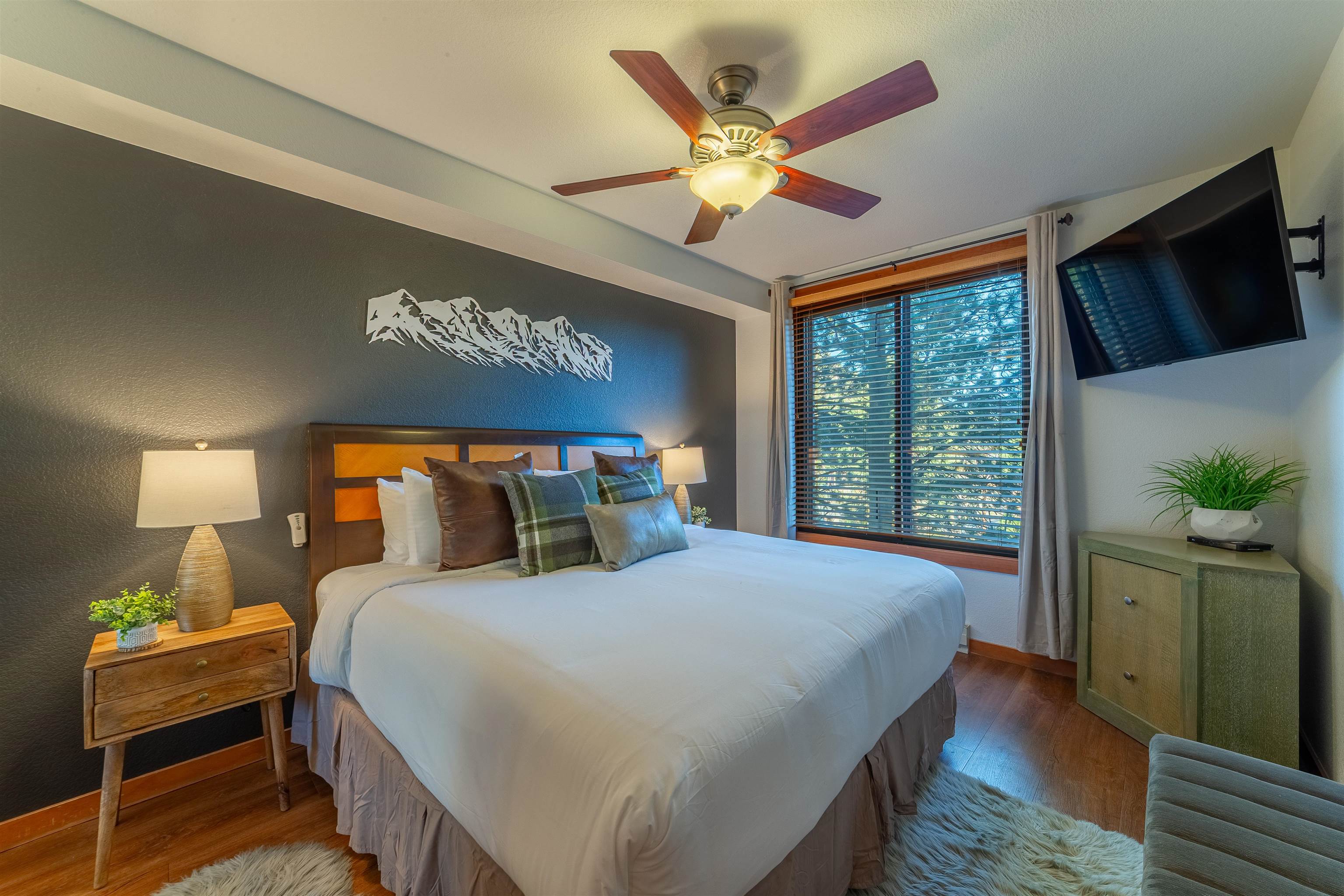 6201 Minaret Road Unit: 2221