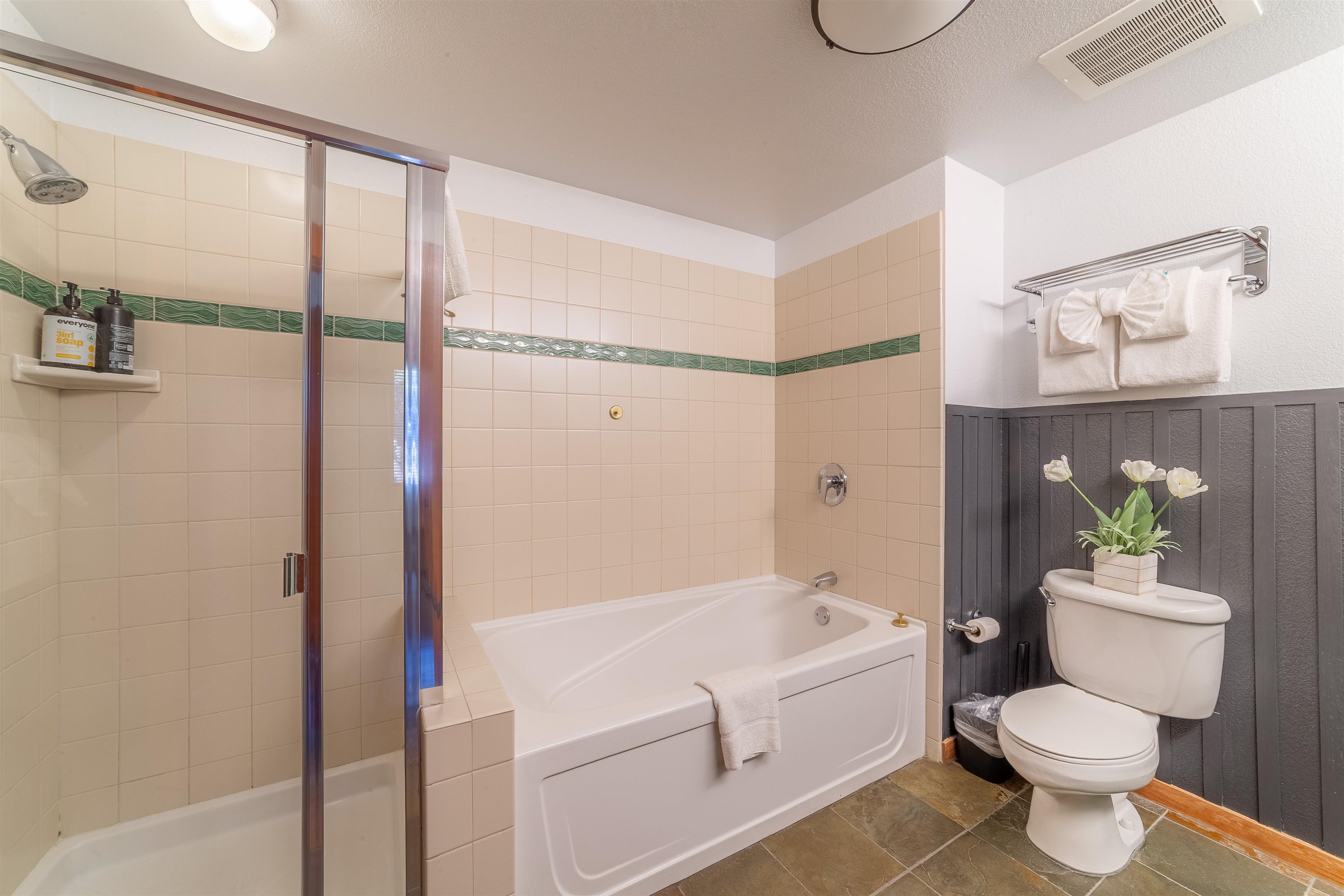 6201 Minaret Road Unit: 2221