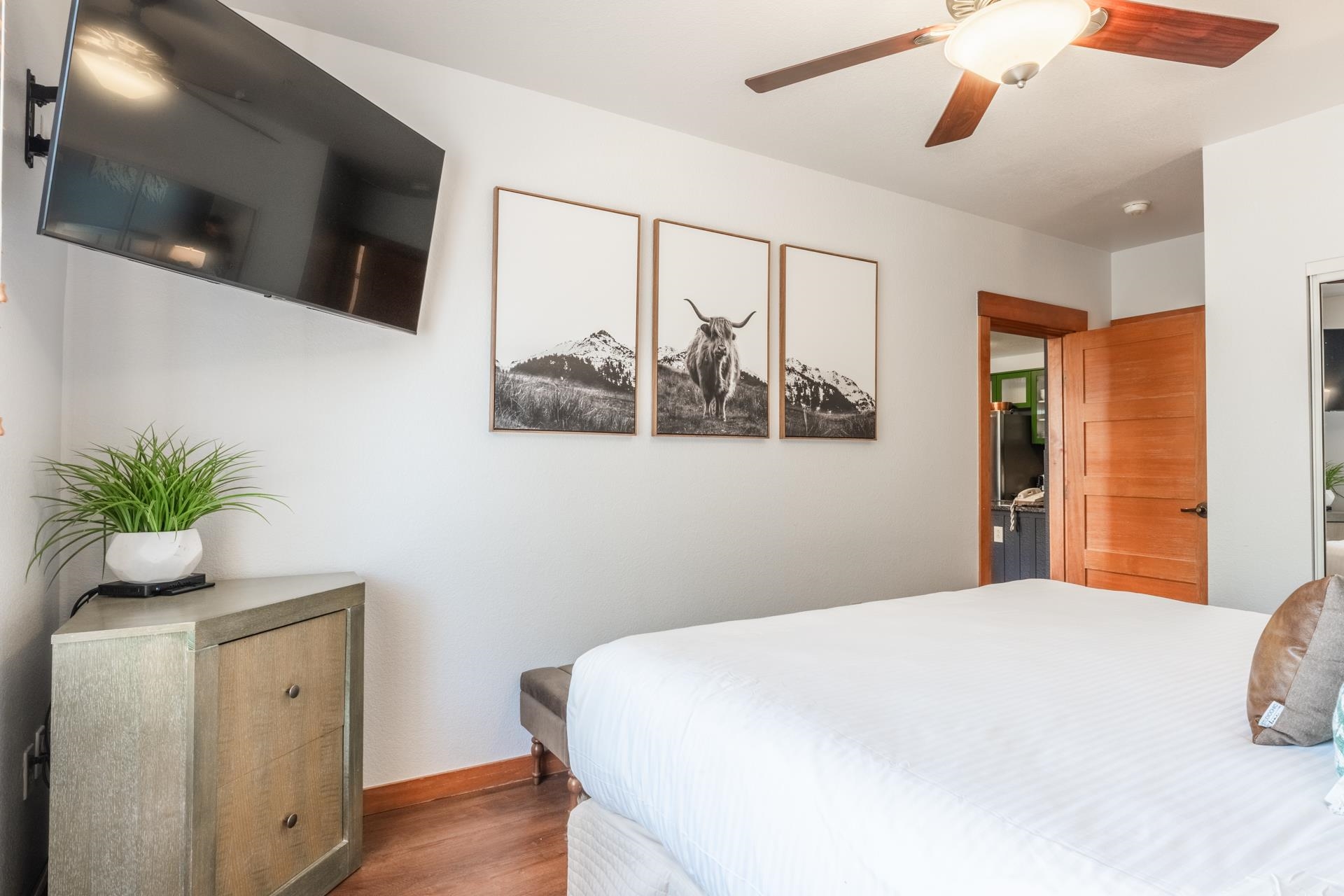 6201 Minaret Road Unit: 2221