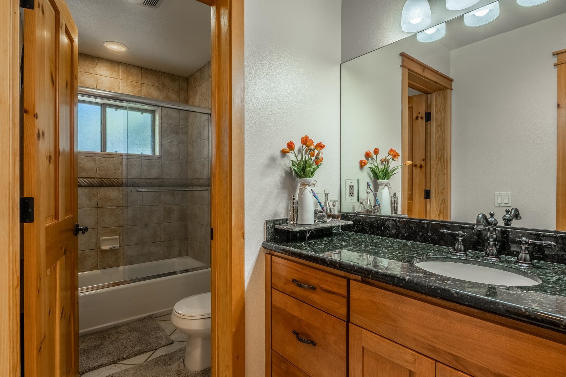 64 Craword #3 Avenue Unit: 3