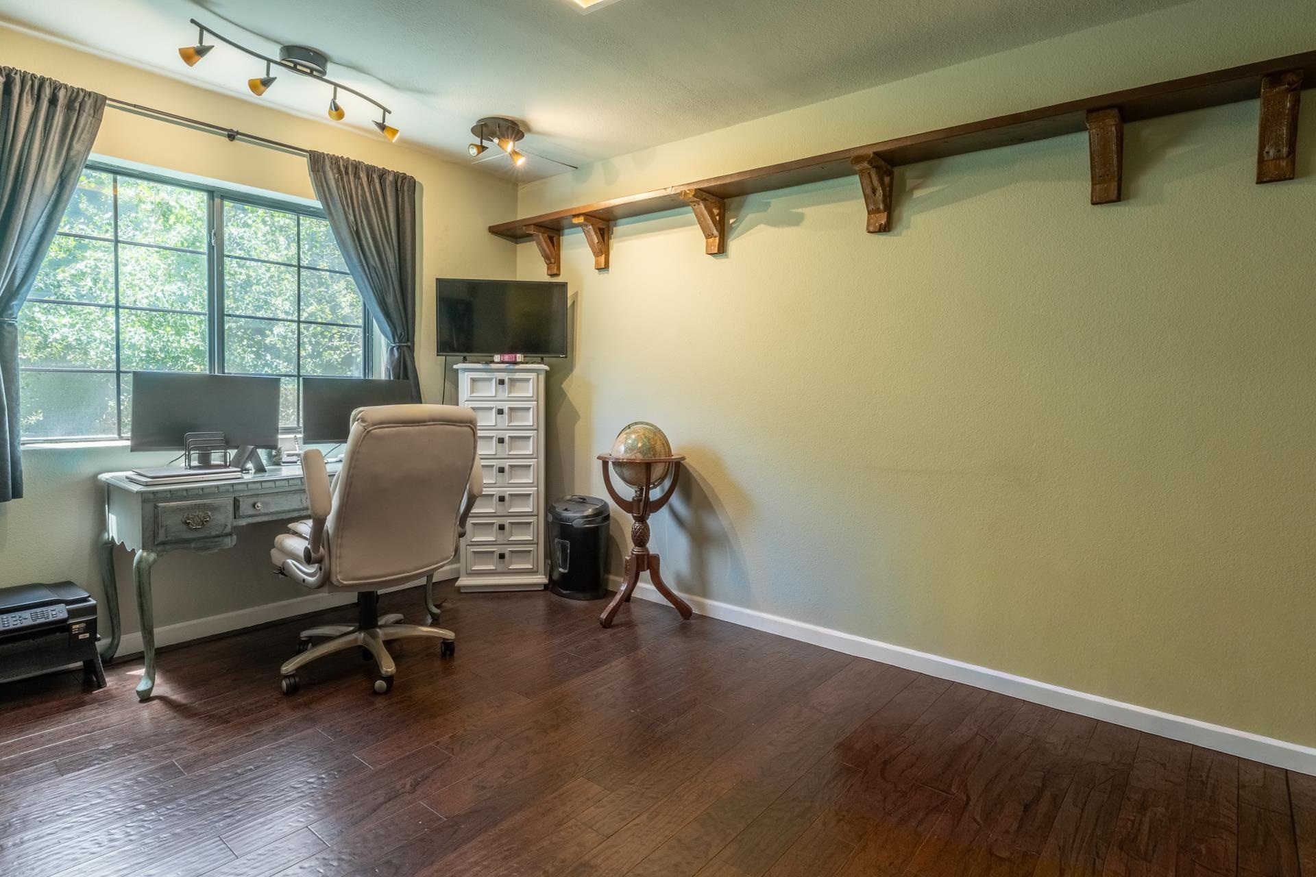 119 Lake Manor Place #24