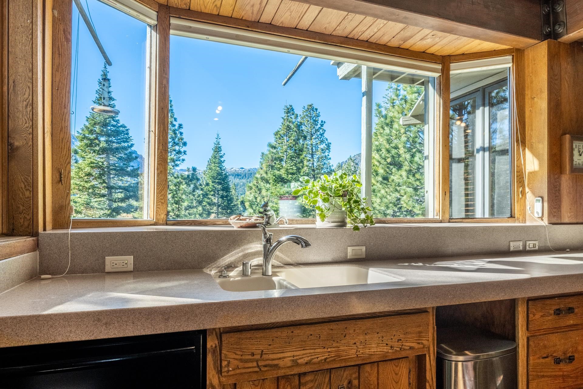 198 Valley Vista