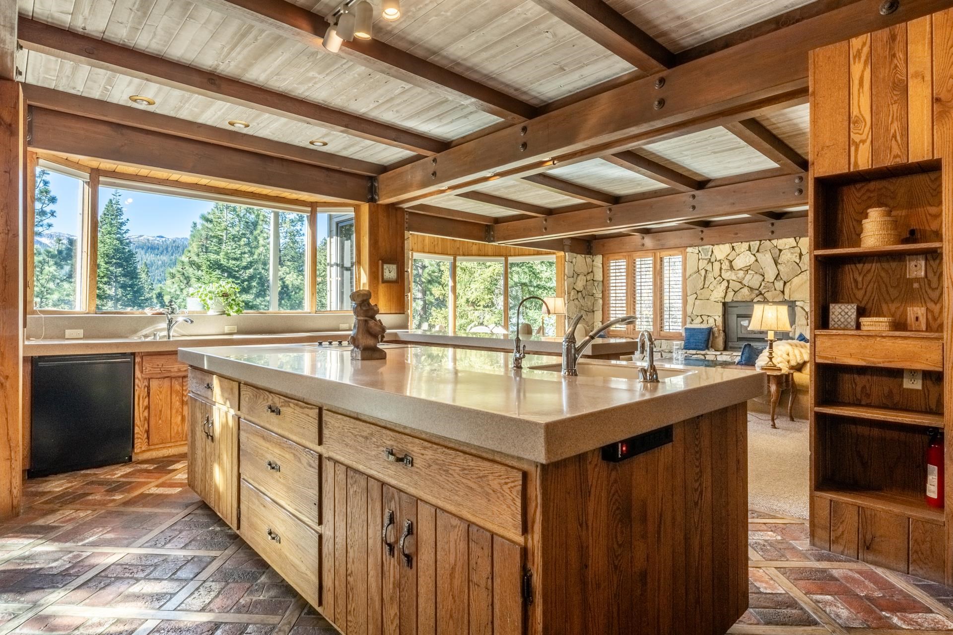 198 Valley Vista