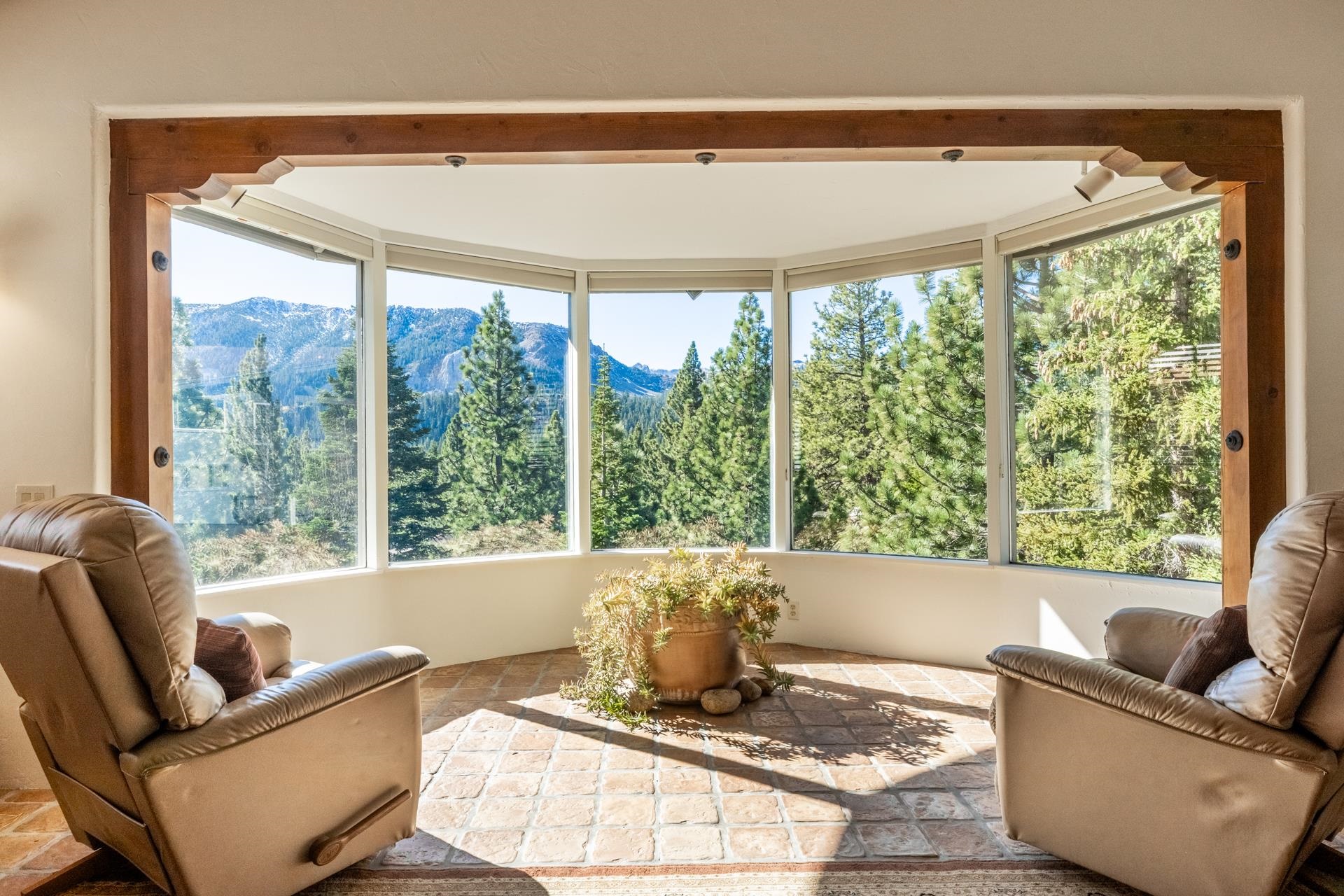 198 Valley Vista