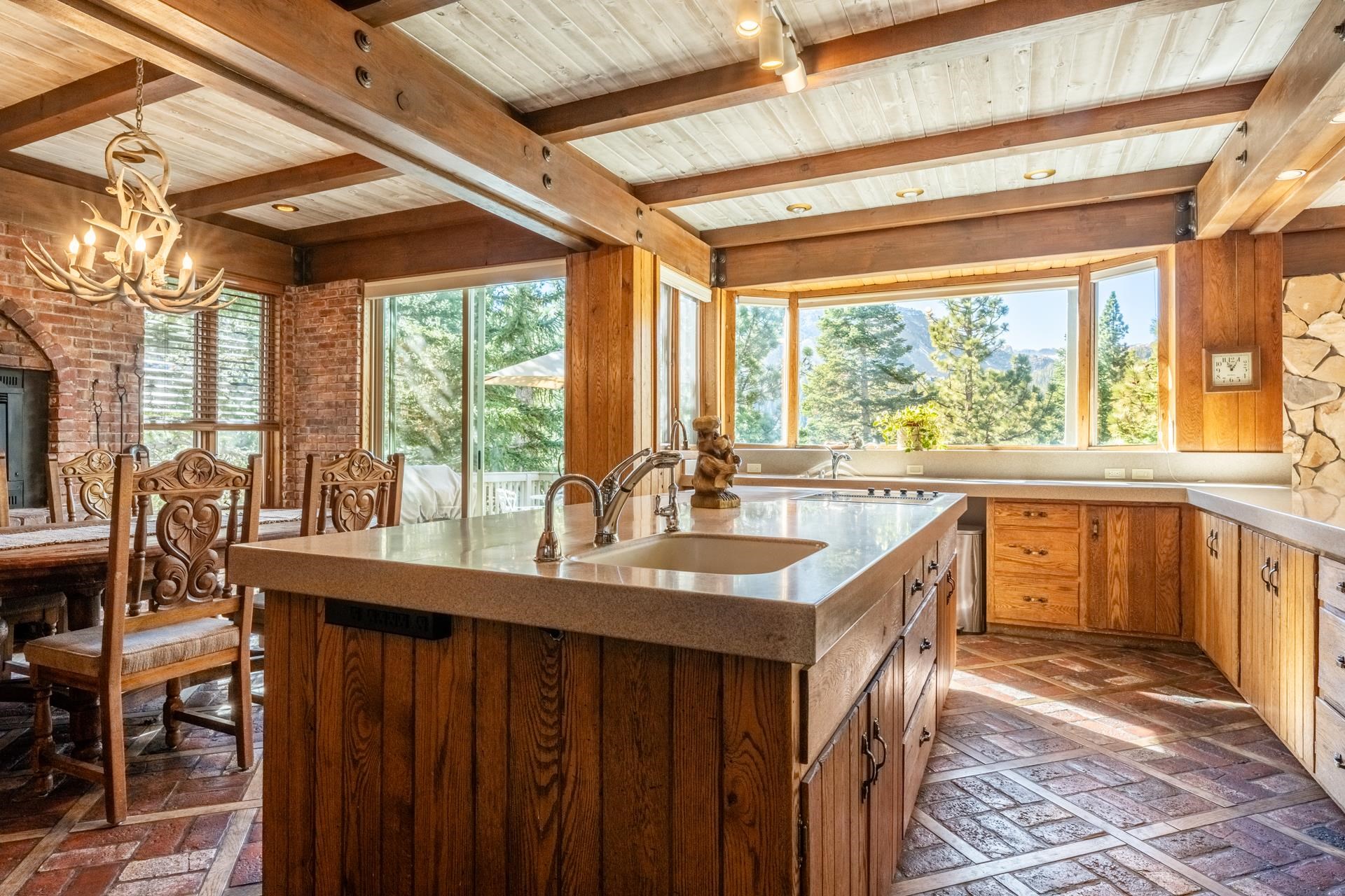 198 Valley Vista
