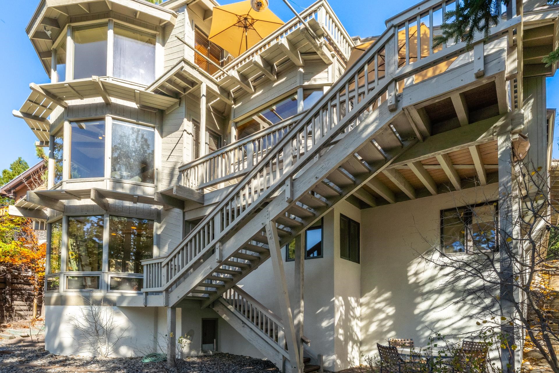 198 Valley Vista
