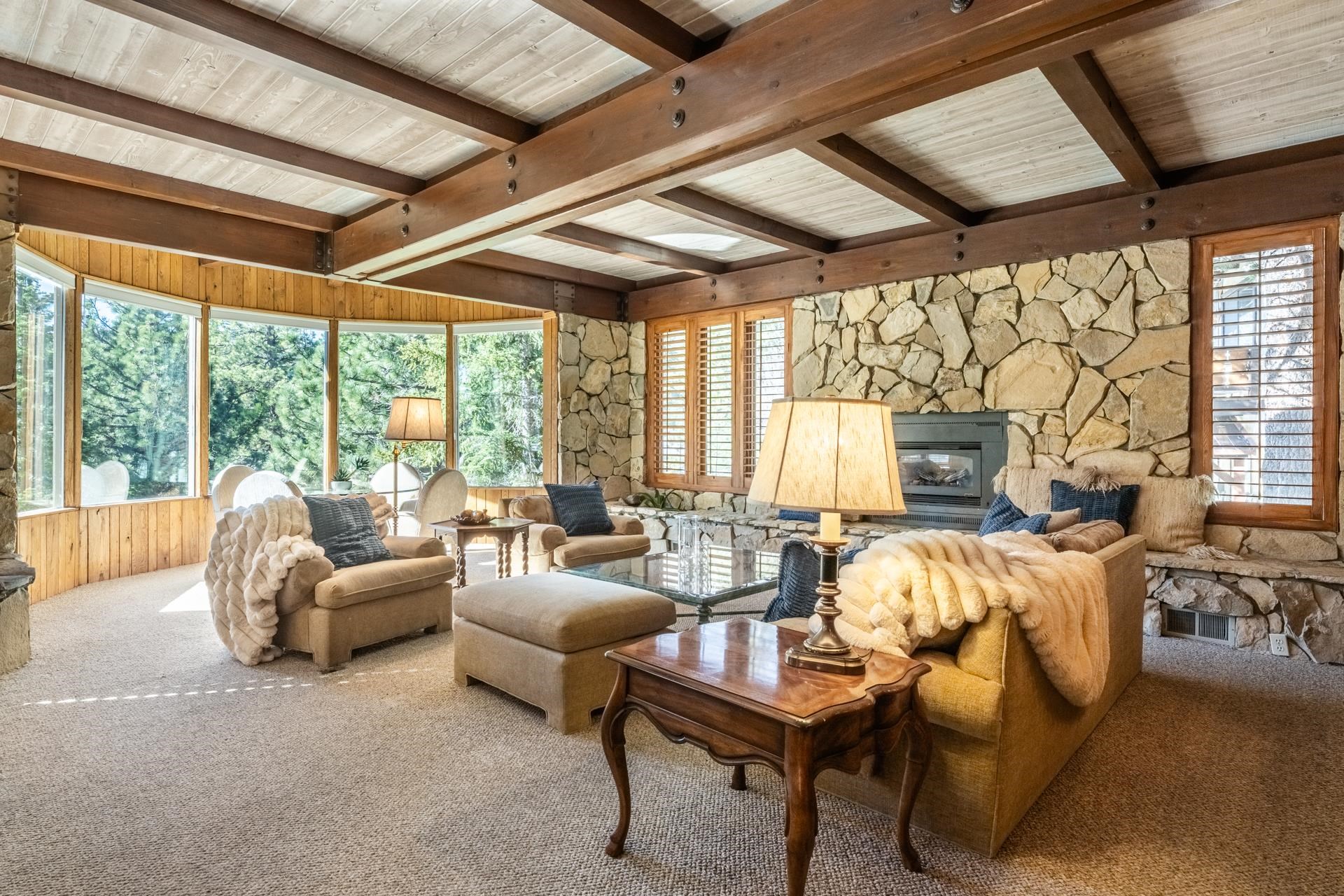 198 Valley Vista