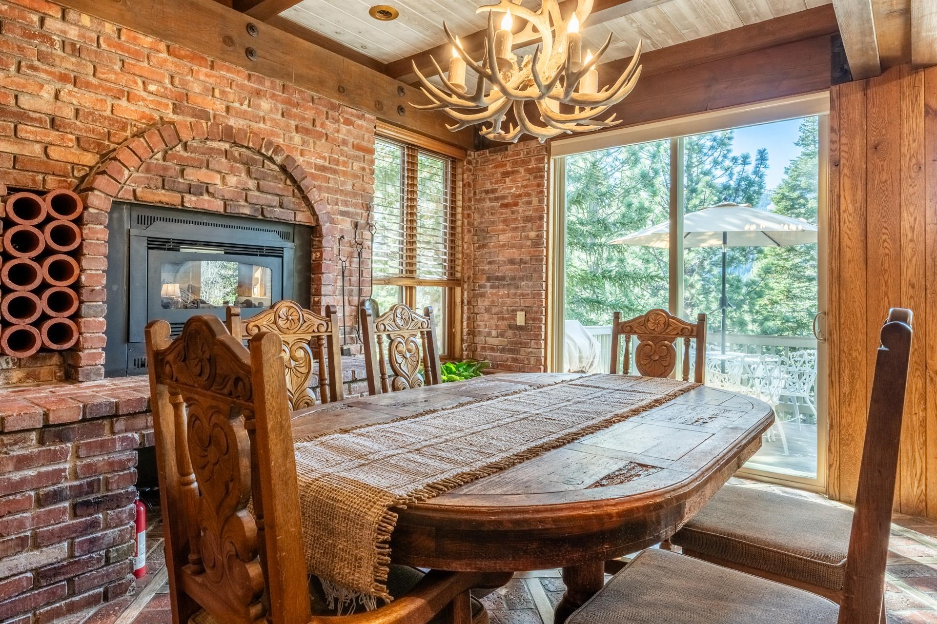 198 Valley Vista
