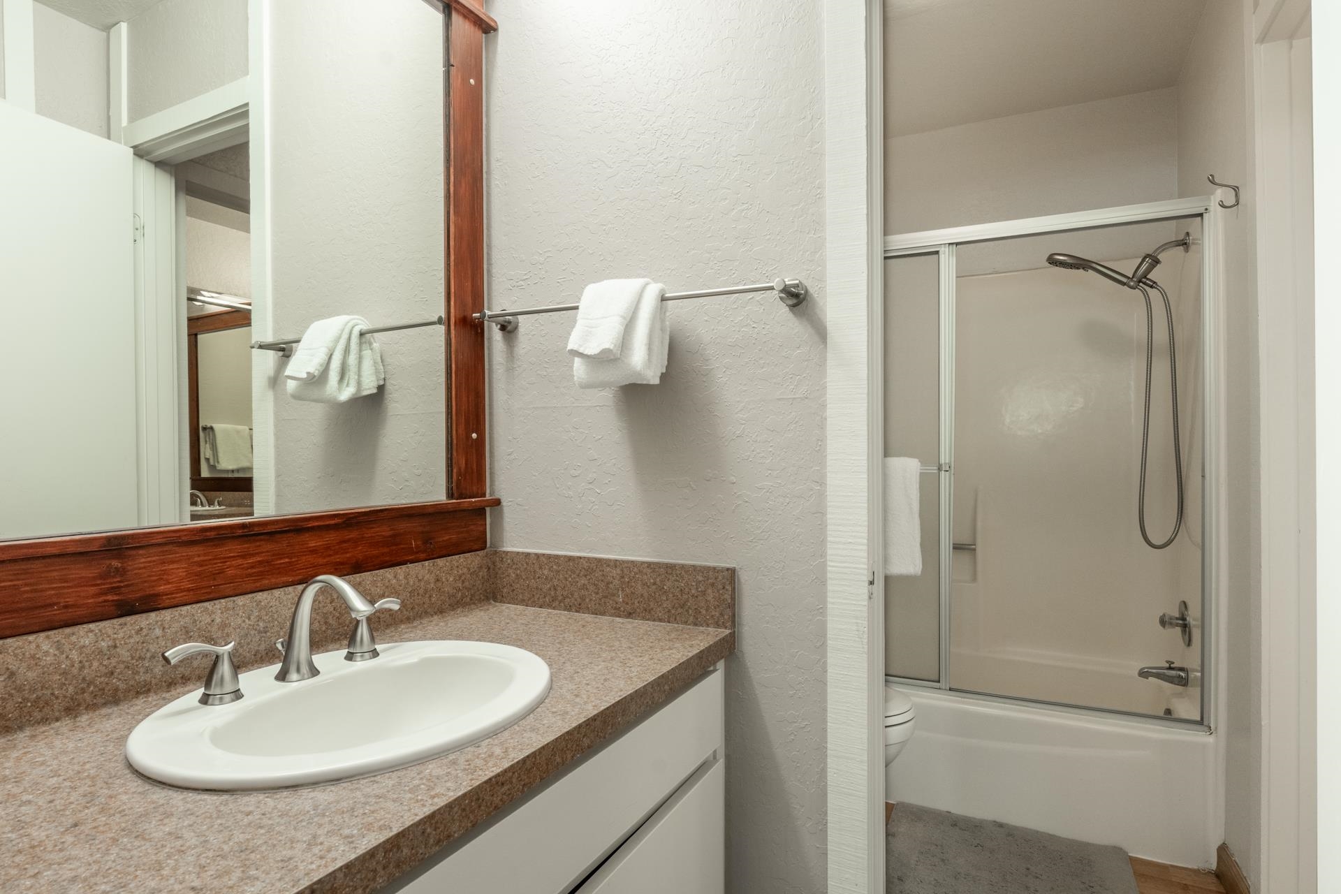 3253 Meridian Blvd. E-16