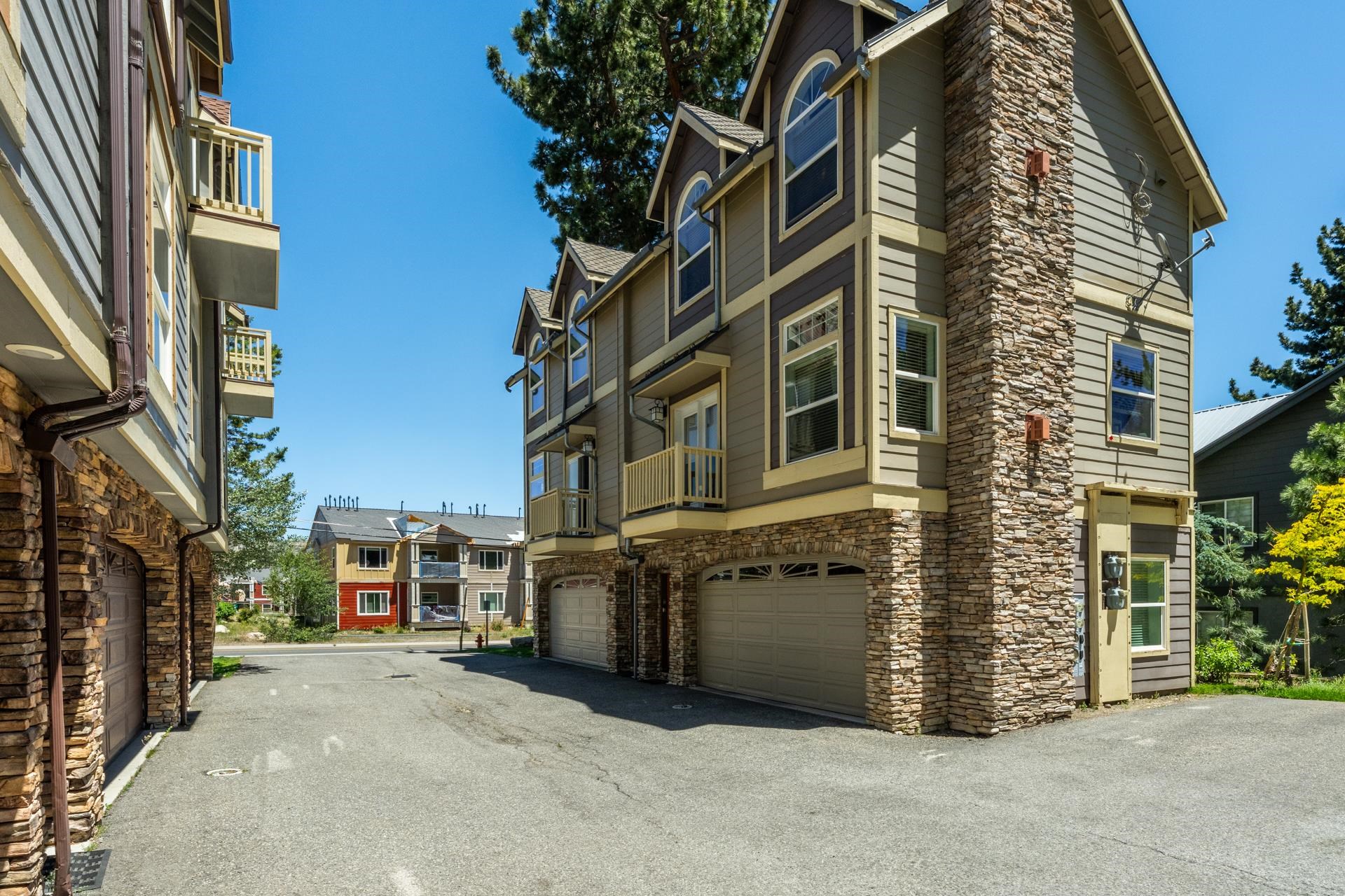 1787 Old Mammoth Rd #2