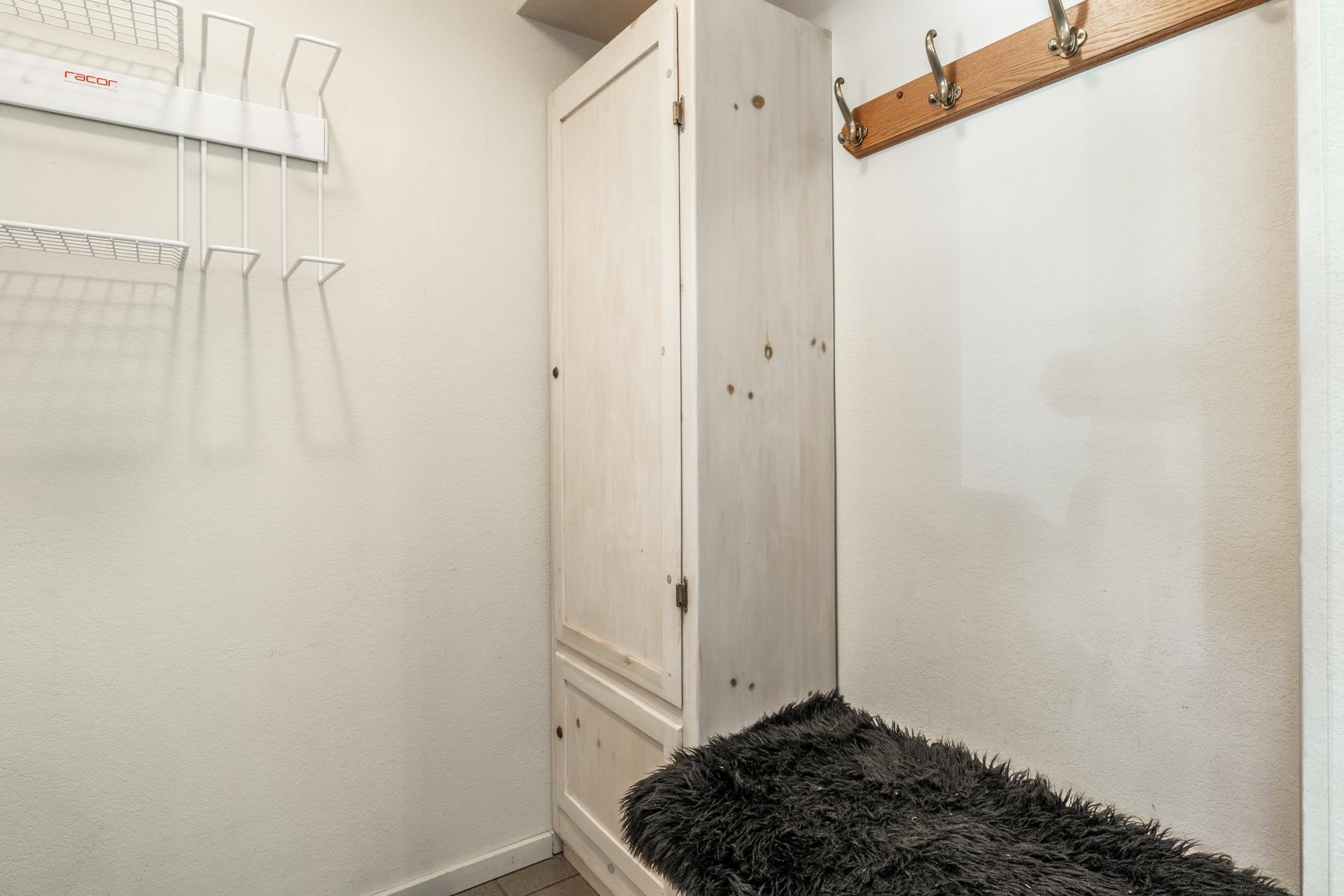 609 Golden Creek Rd Unit: 609