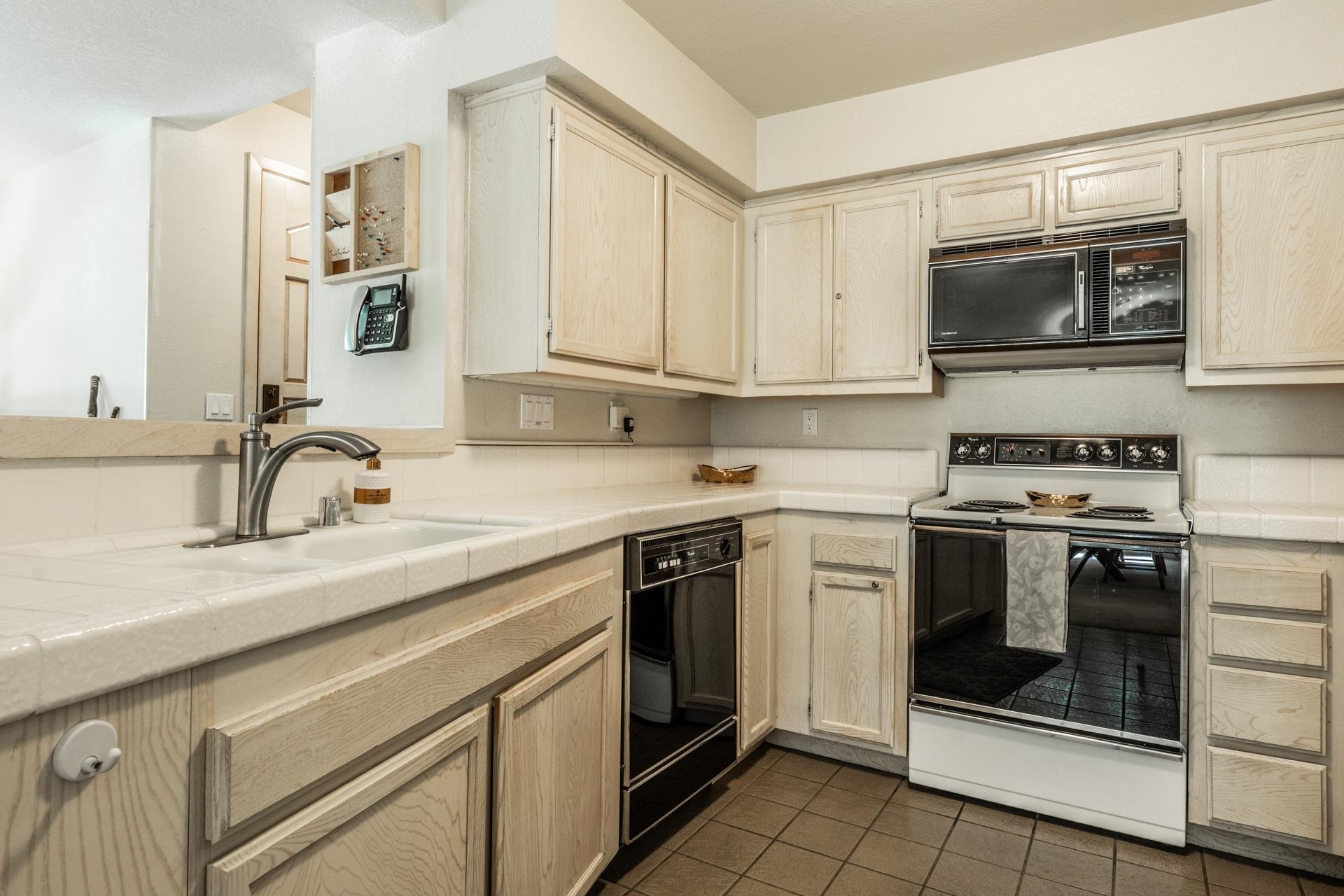 609 Golden Creek Rd Unit: 609
