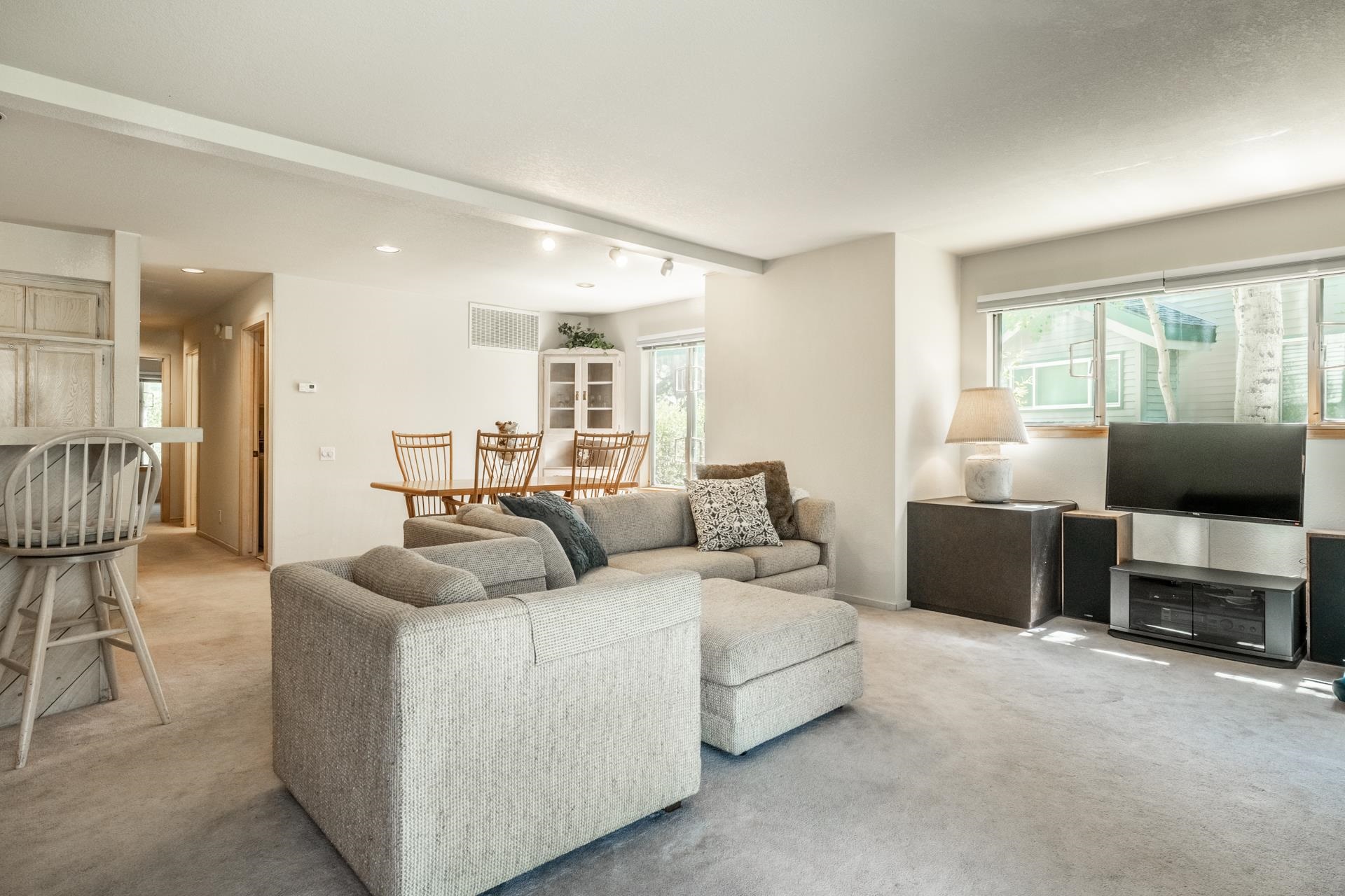 609 Golden Creek Rd Unit: 609