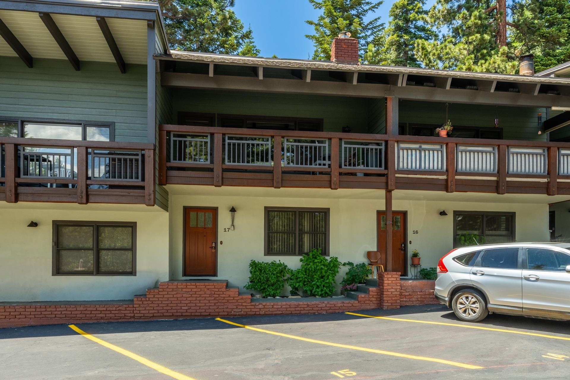50 Hidden Valley Rd #17
