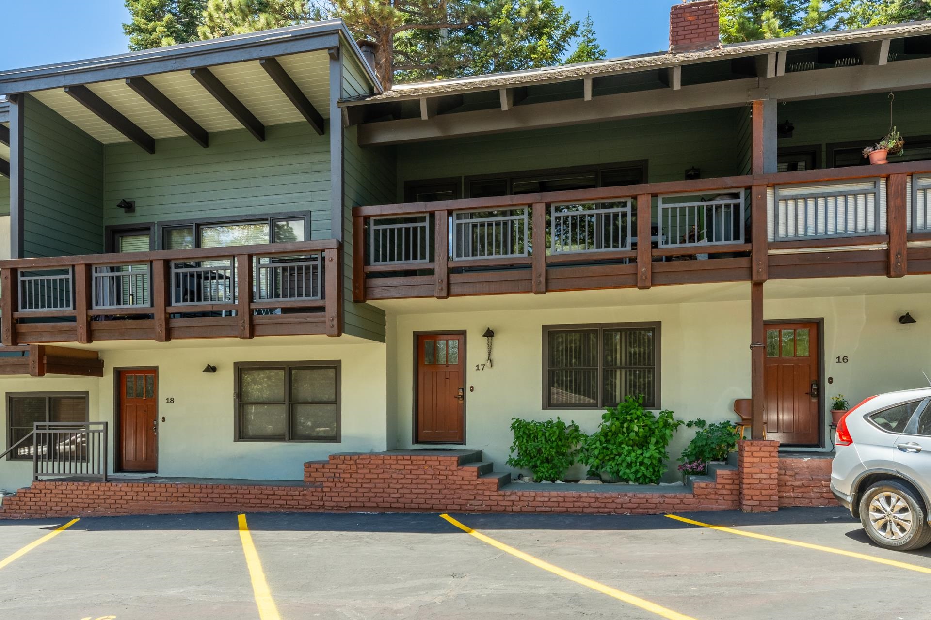 50 Hidden Valley Rd #17