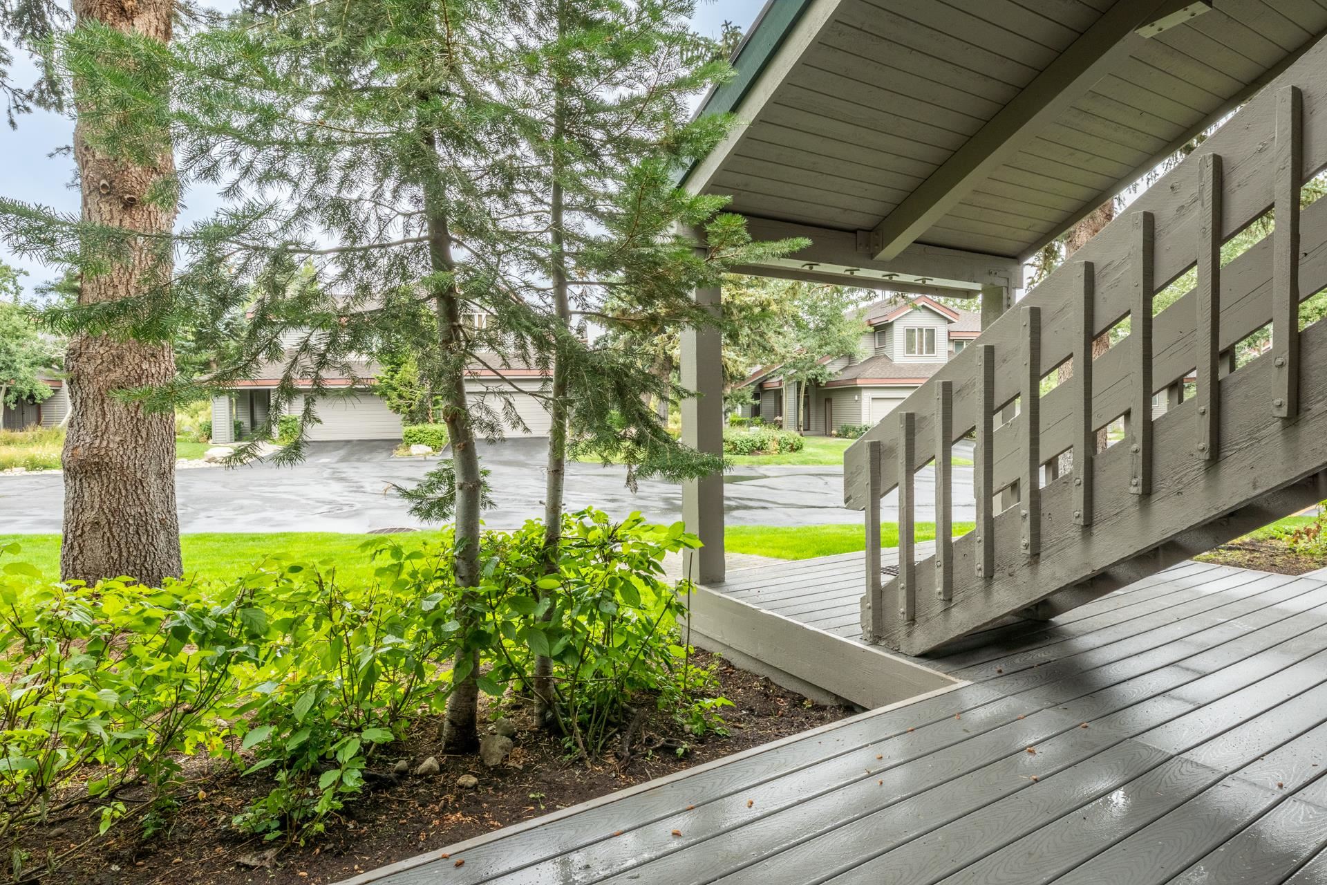 613 Golden Creek Road Unit: 613
