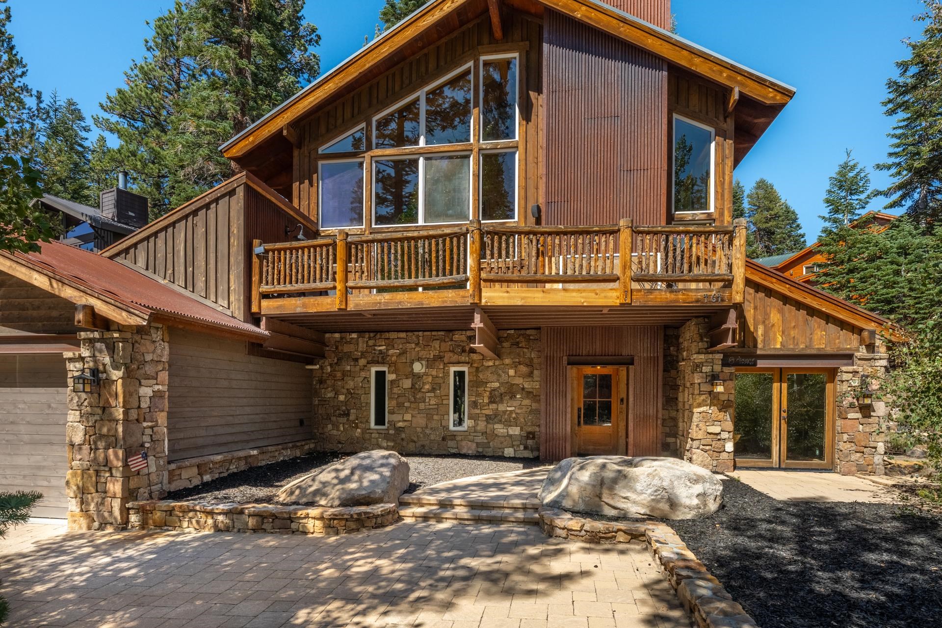 464 Canyon Blvd