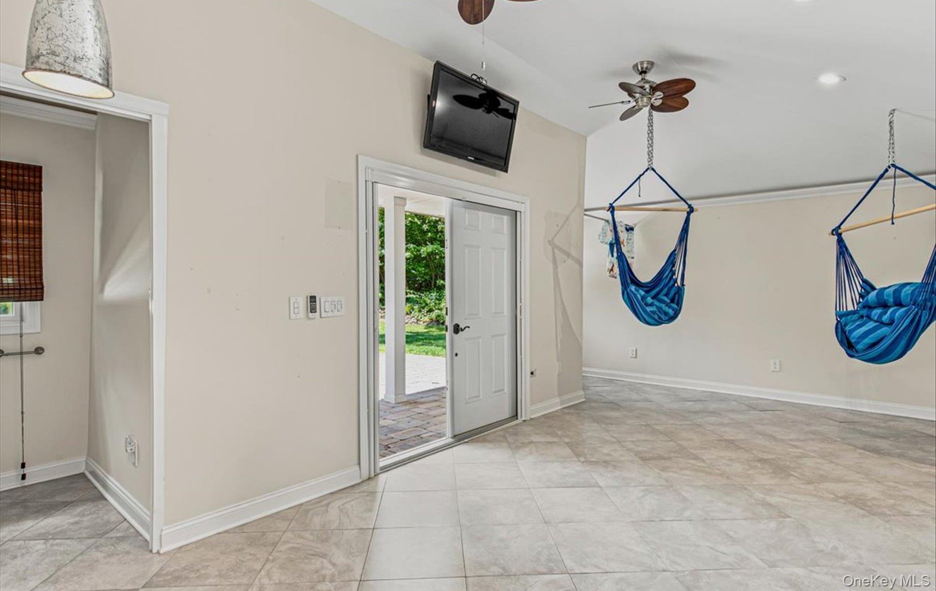 15 Tiber Road