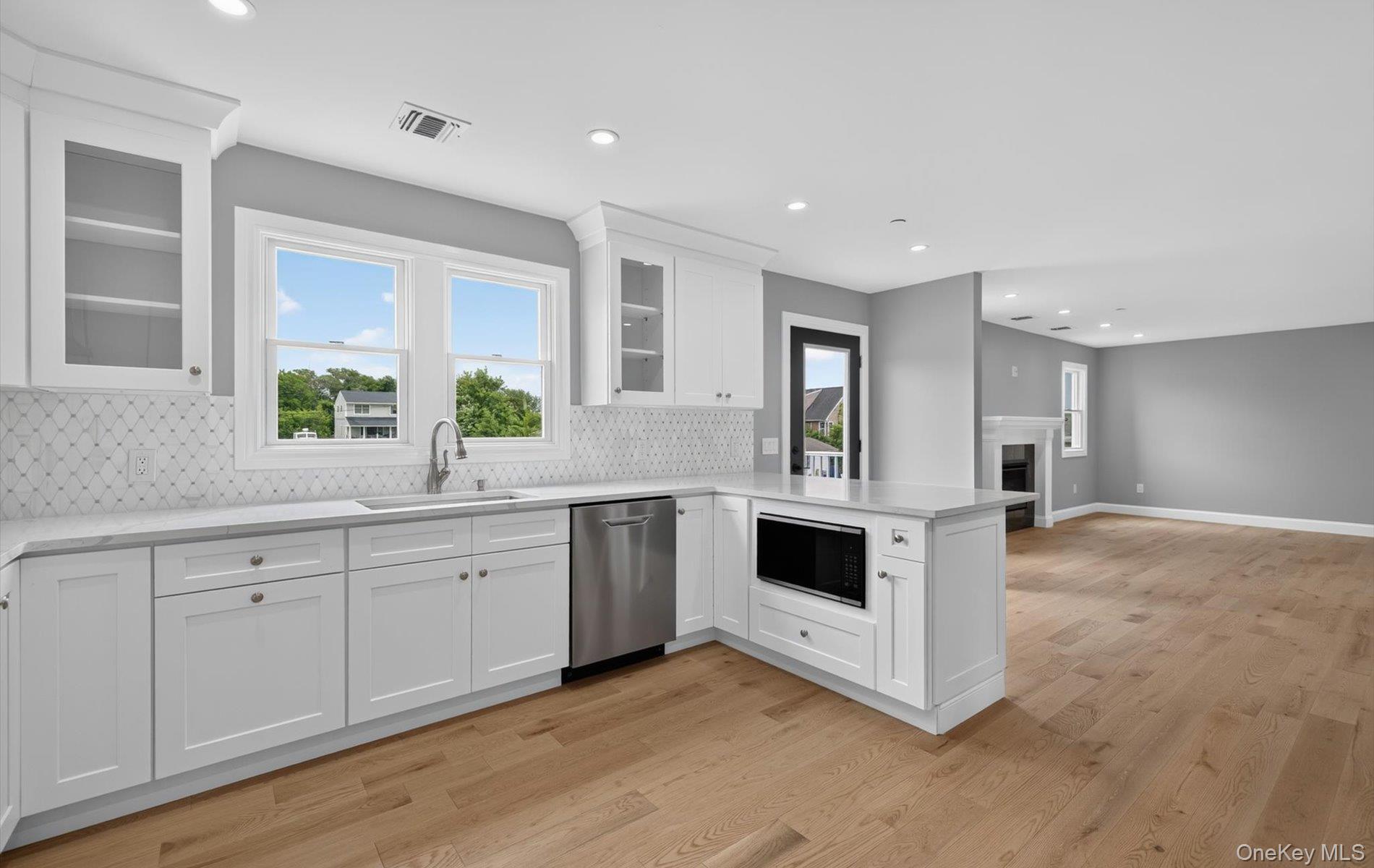 851 W Bay Drive