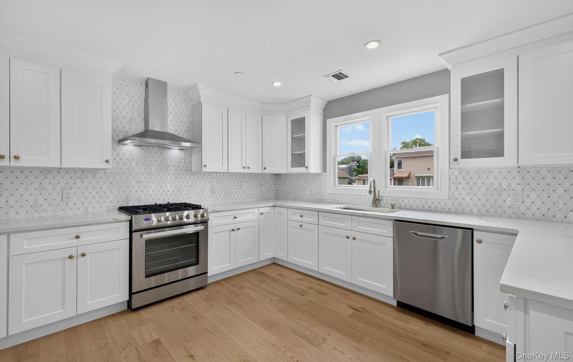 851 W Bay Drive