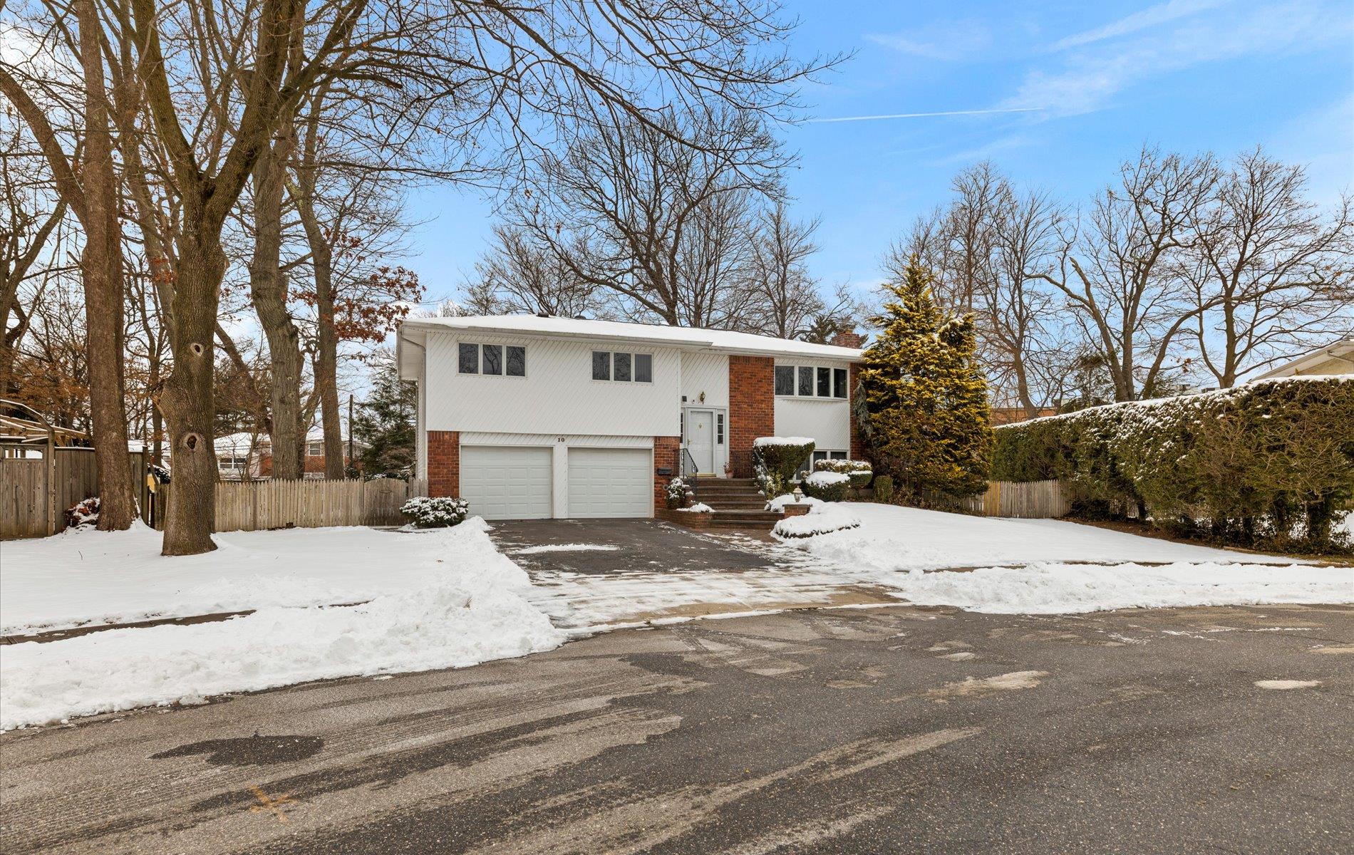 10 Lenore Street