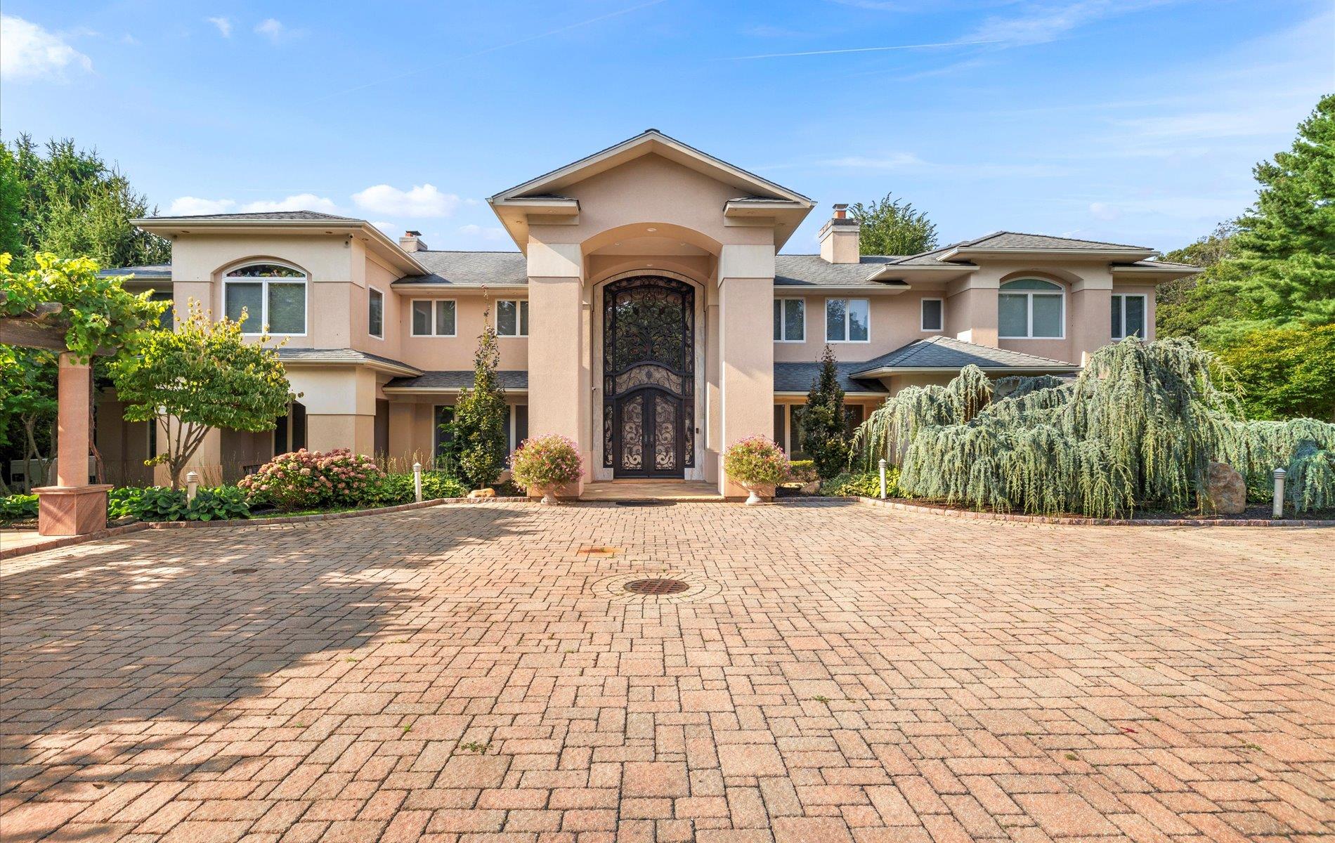 5 Glen Hill Court
