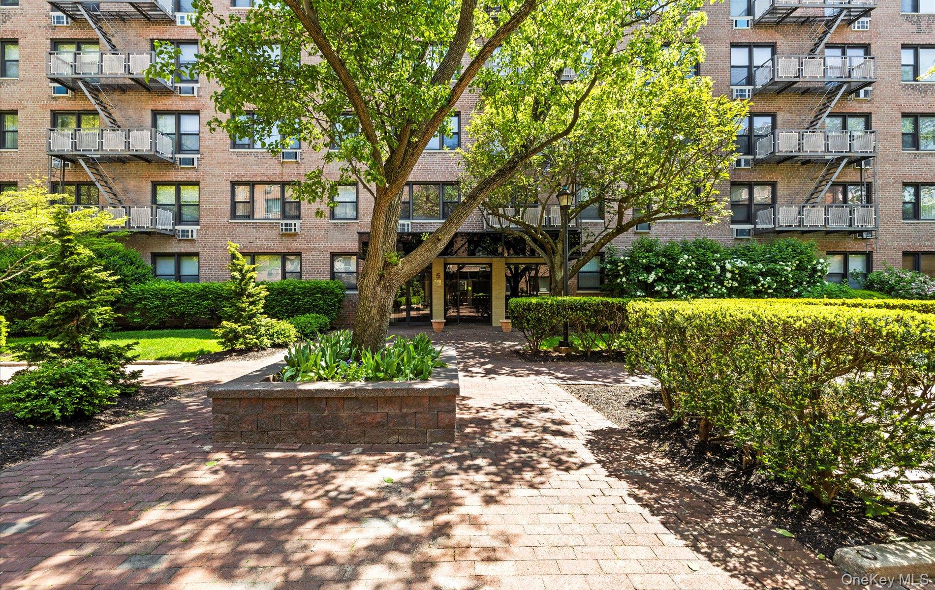 5 Birchwood Court Unit: 3N